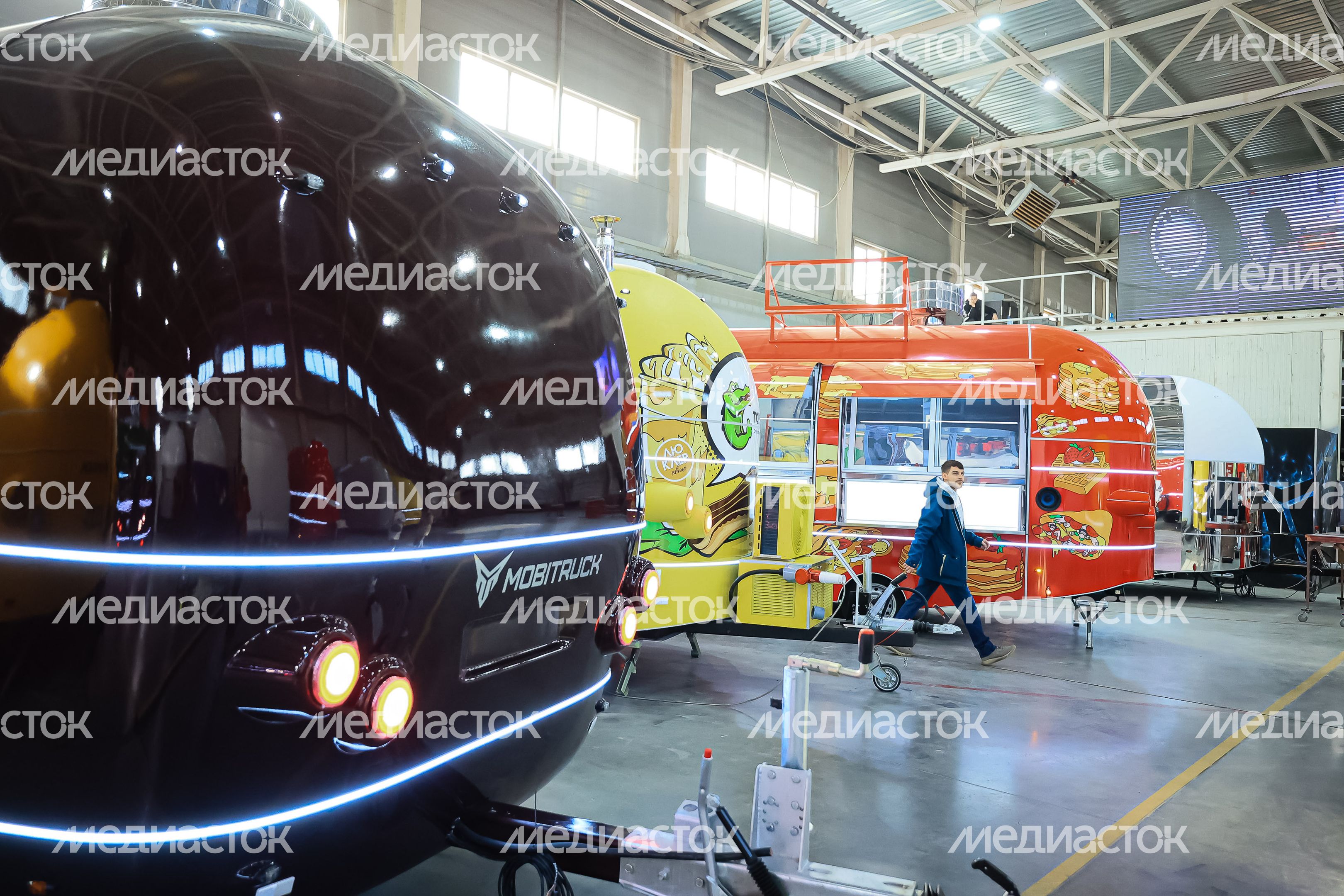 Посещение губернатором производства мобитраков в Истре