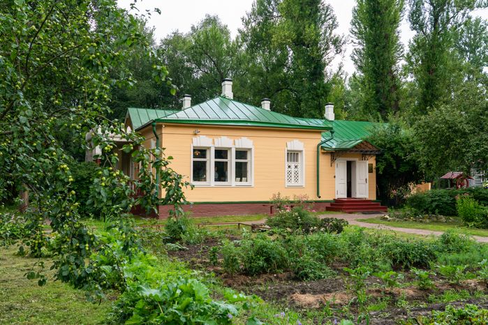 Главный дом усадьбы Мелихово после реставрации в 2025 году в Чехове