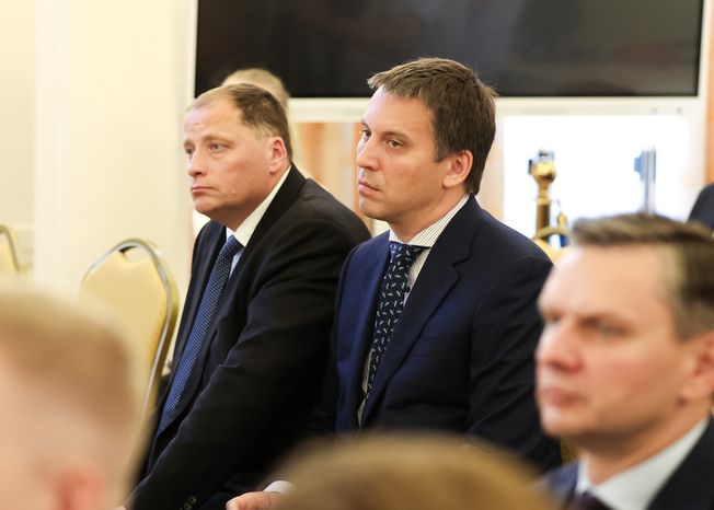 Вячеслав Духин и Евгений Хромушин на церемонии вручения дипломов ветеранам СВО