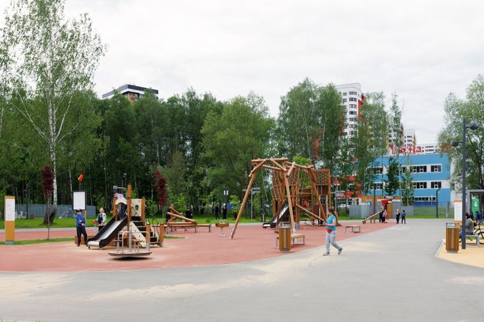 Детская площадка в Городском парке культуры и отдыха в Ивантеевке Пушкинского округа
