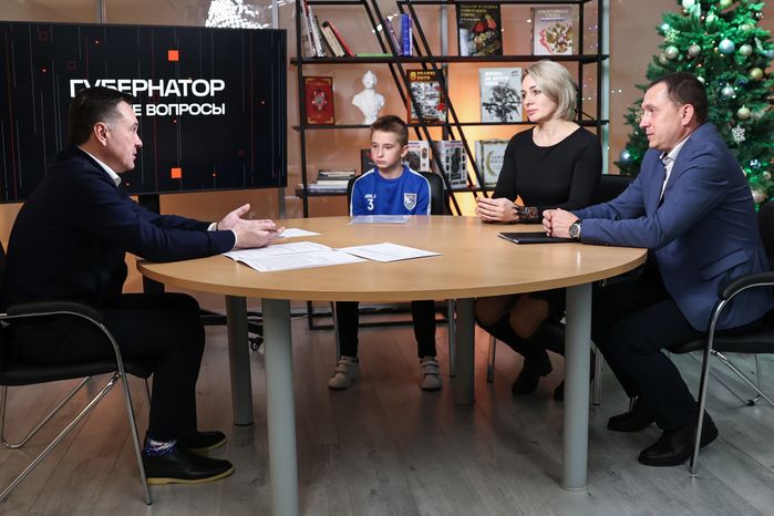 Андрей Воробьев встретился с жителями Ступино Оксаной Буркашевой и Вадимом Степиковым