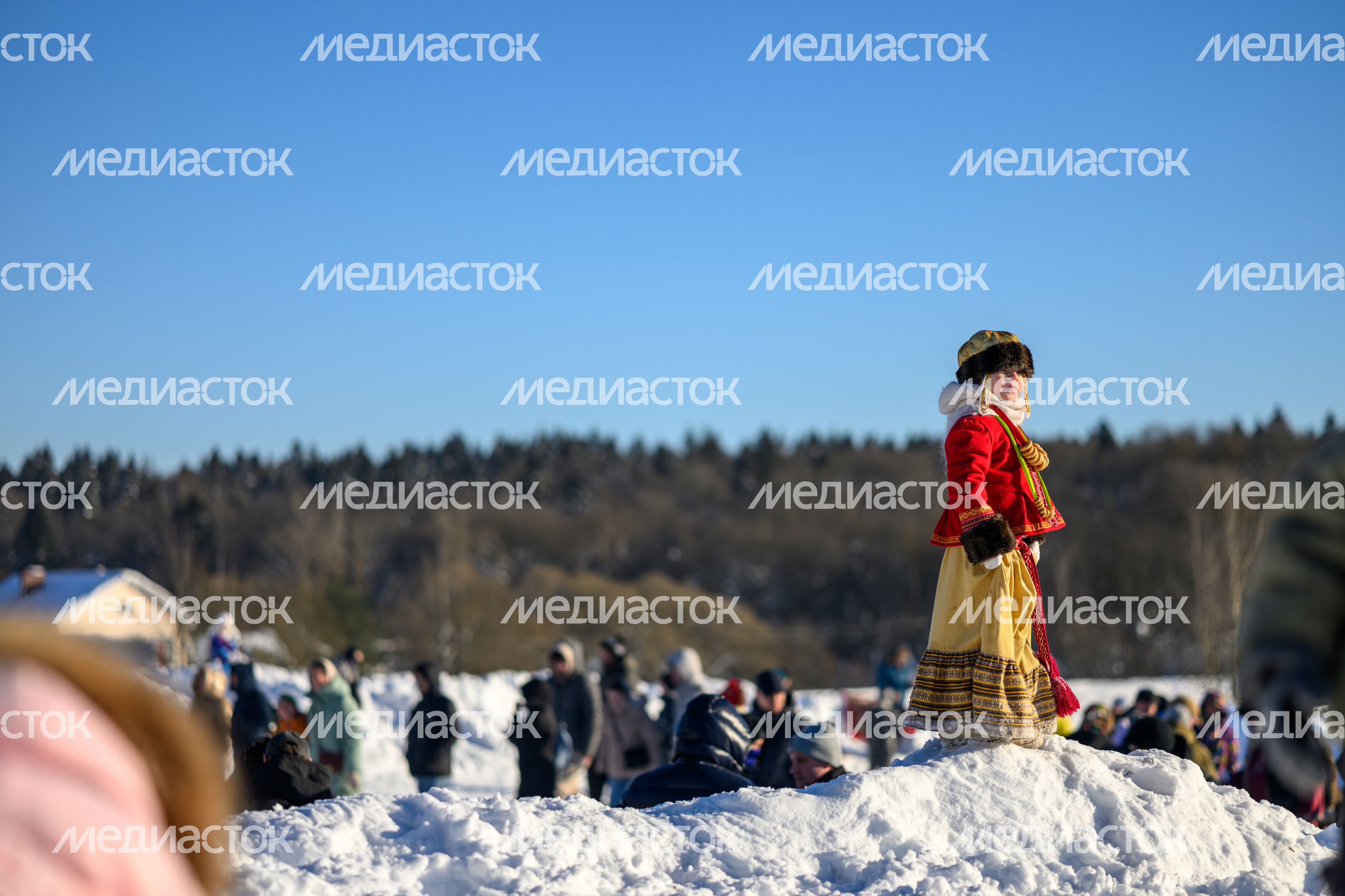 Народные гулянья на Масленице в Мураново
