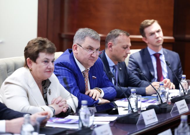 В региональном Доме Правительства прошло заседание Комитета Госдумы РФ по контролю