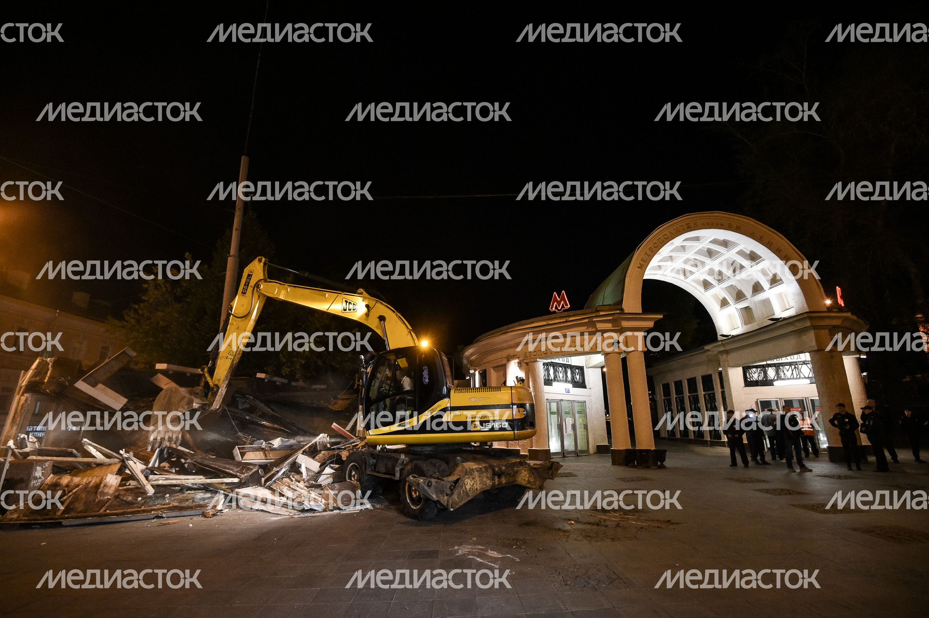 Снос незаконных построек возле метро 29 августа