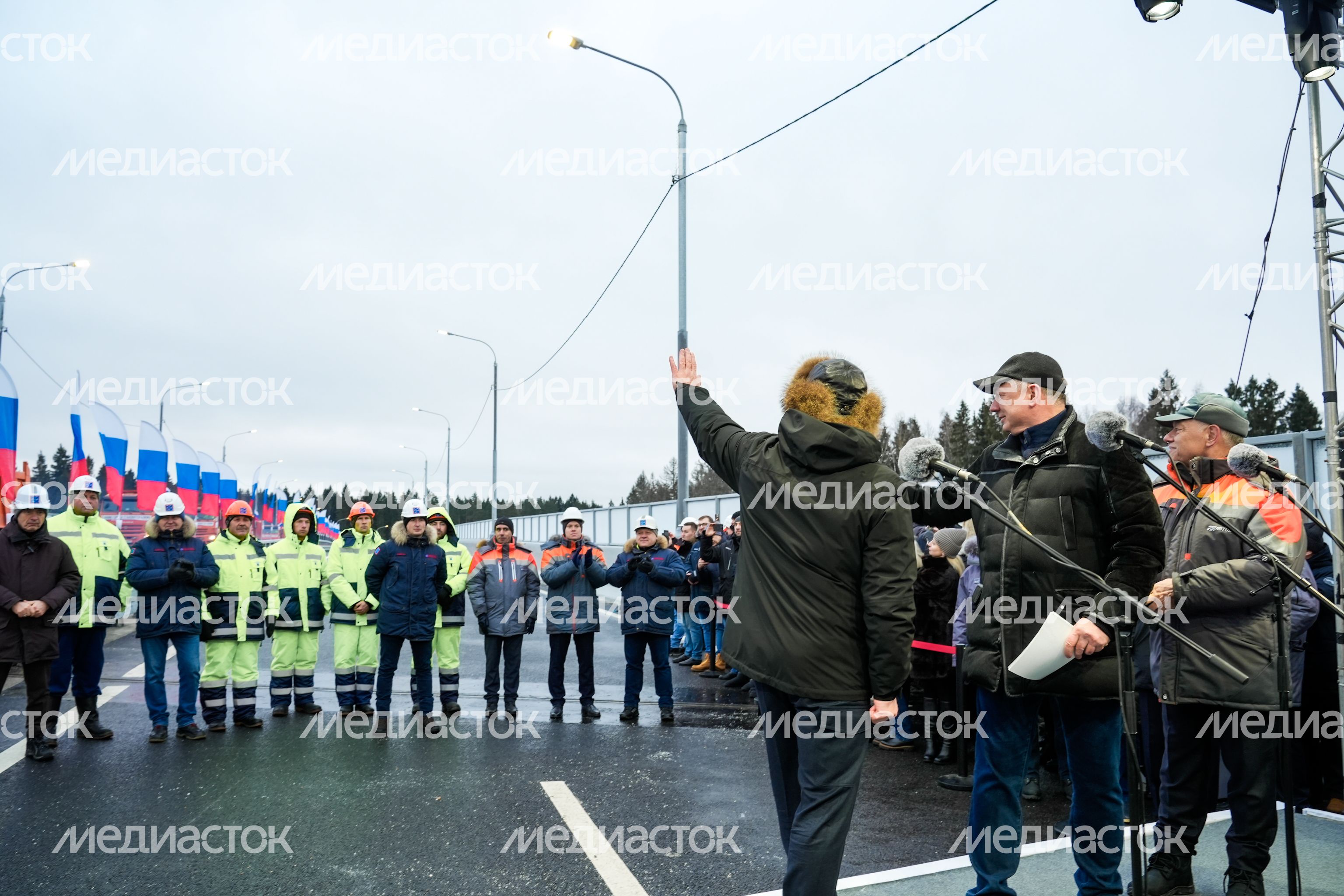 Андрей Воробьев принял участие в запуске движения по обходу деревни Малые Вяземы