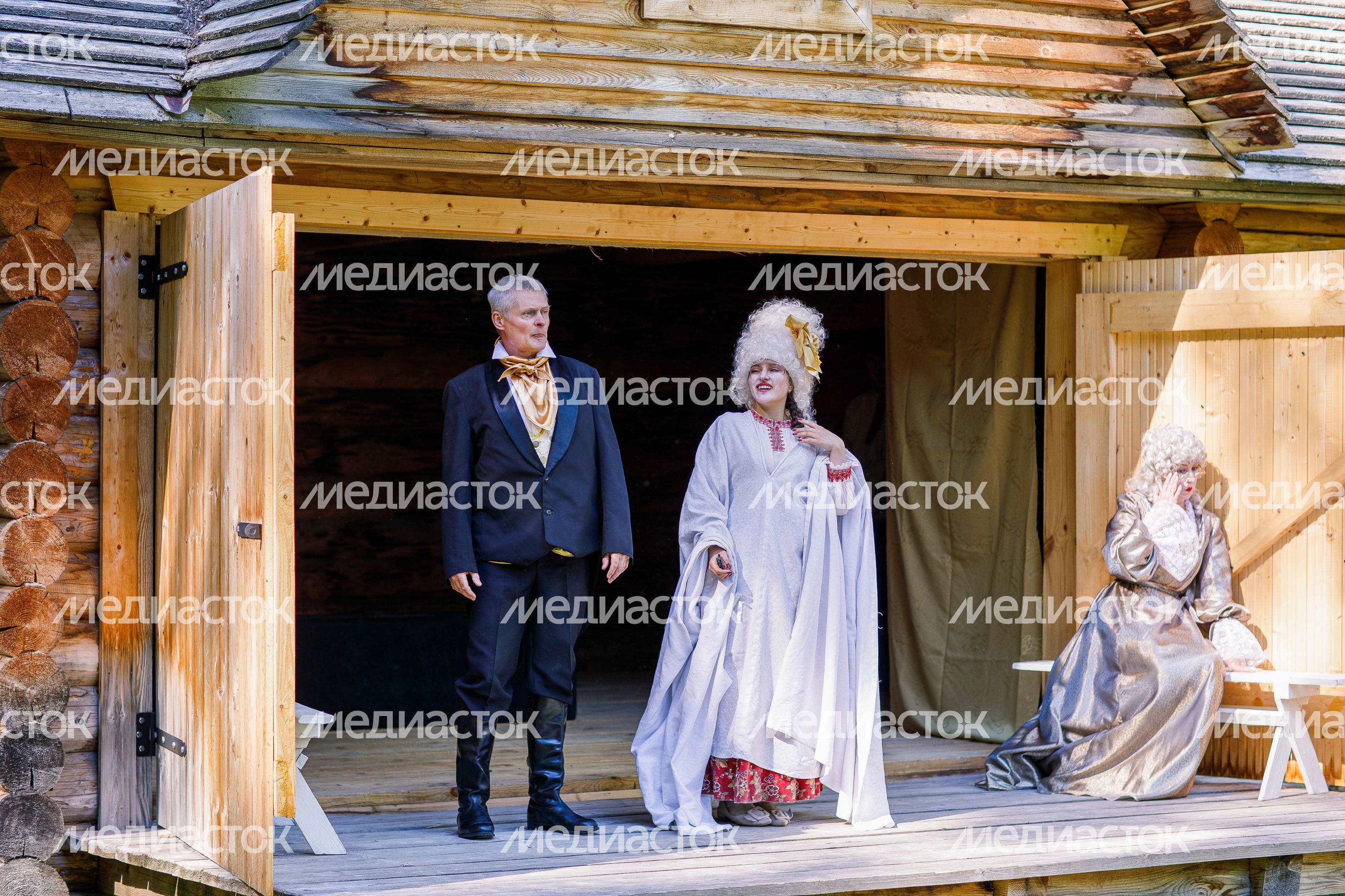 III Фестиваль науки и искусств "Менделеев" в усадьбе Боблово в Клину III Фестиваль науки и искусств "Менделеев" в усадьбе Боблово в Клину