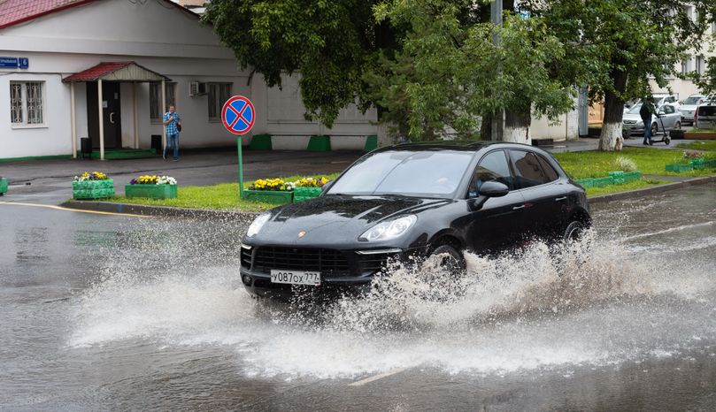 Проливной дождь в Москве