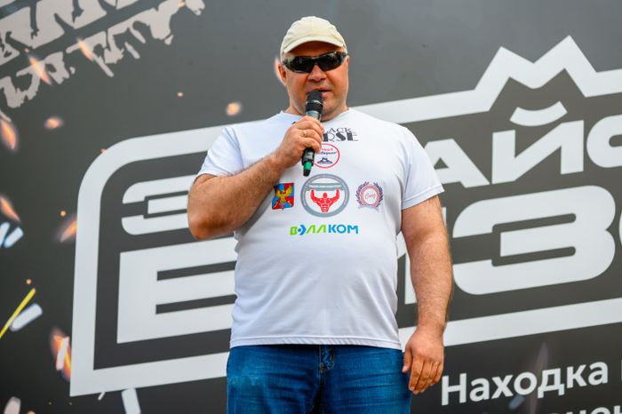 Спортсмен Сергей Агаджанян из Люберец, известный по прозвищу Русский Халк, на забеге «Зарайский бизон 2025»