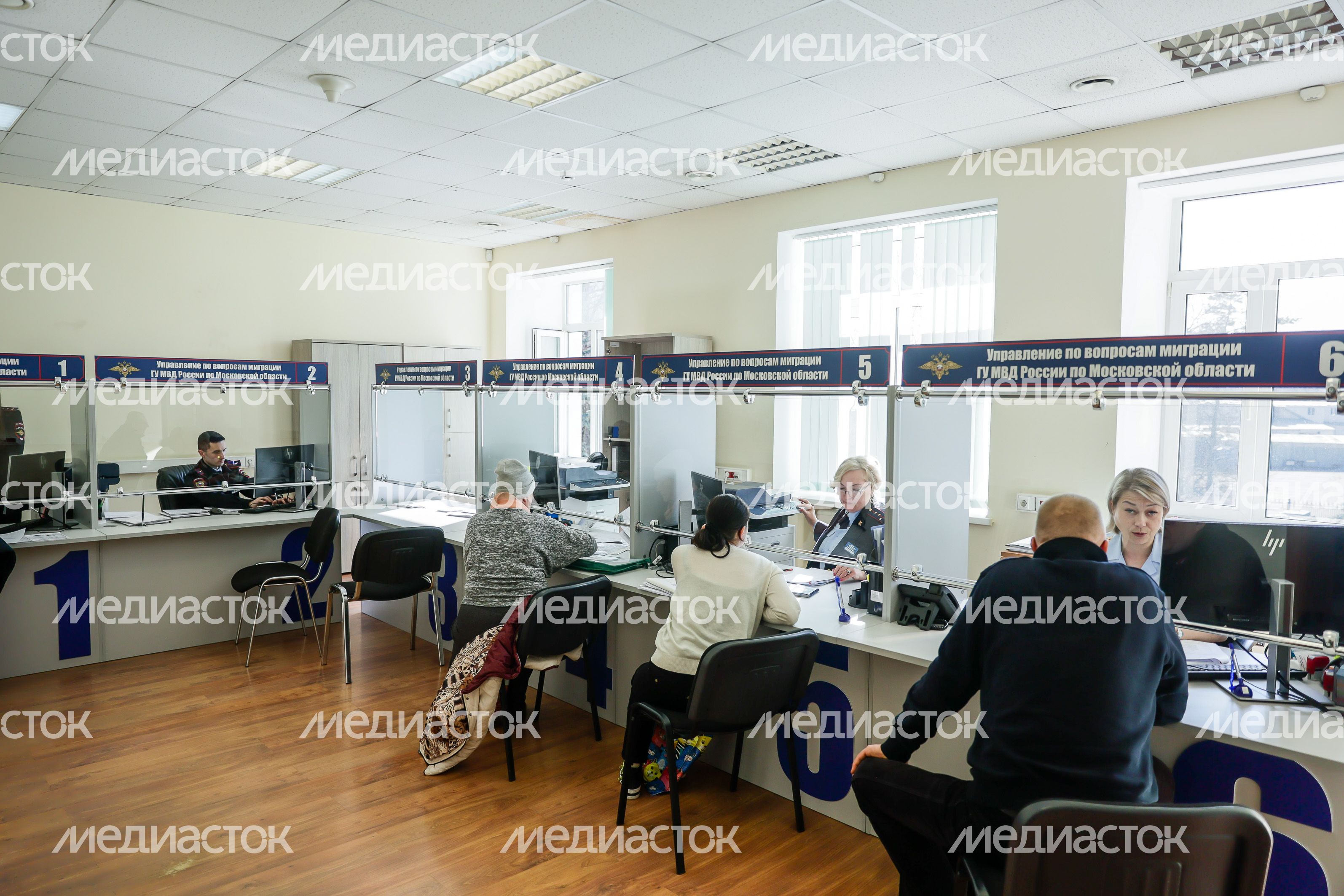 Проверка губернатором Подмосковья работы Консультационного центра по вопросам гражданства