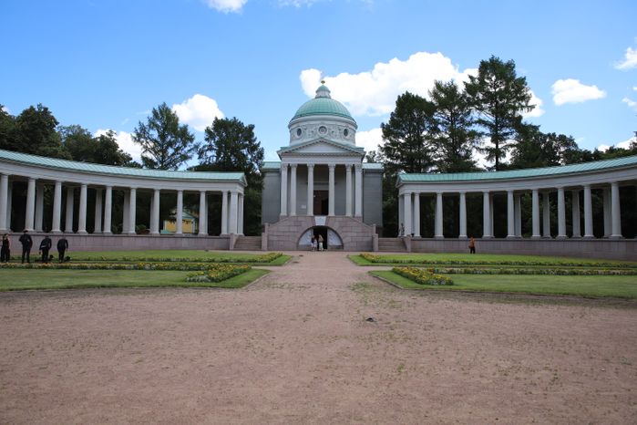 Архангельское