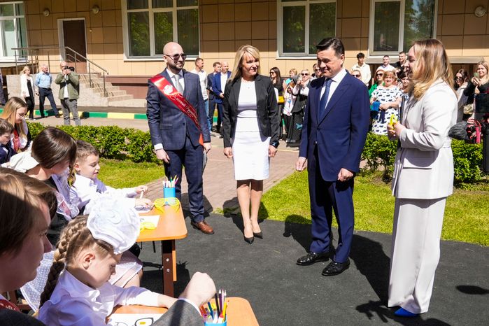 Губернатор поздравил выпускников реутовской СОШ №10 с последним звонком