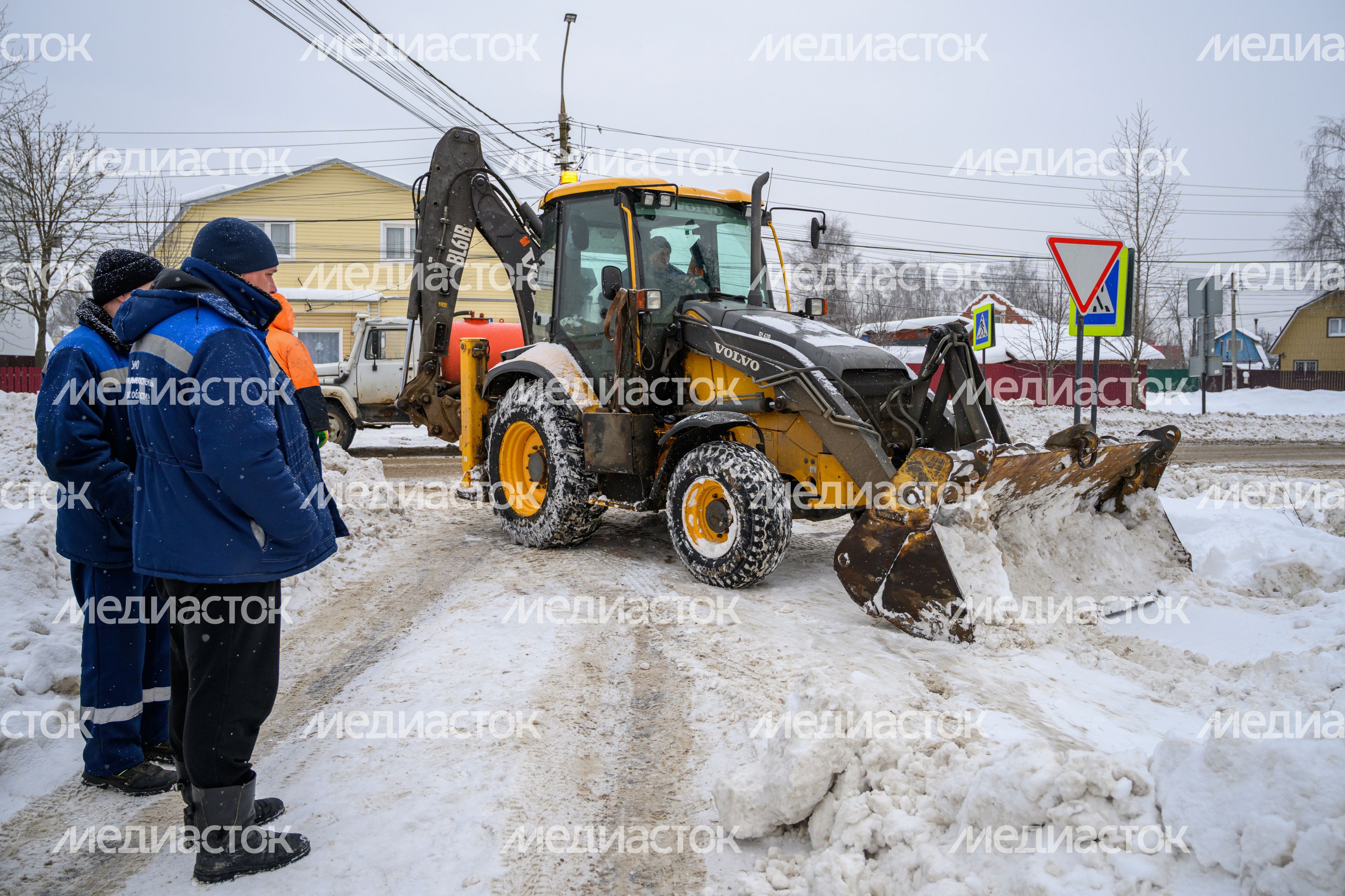Мособлводоканал очищает территорию от снега для доступа к объектам водопровода