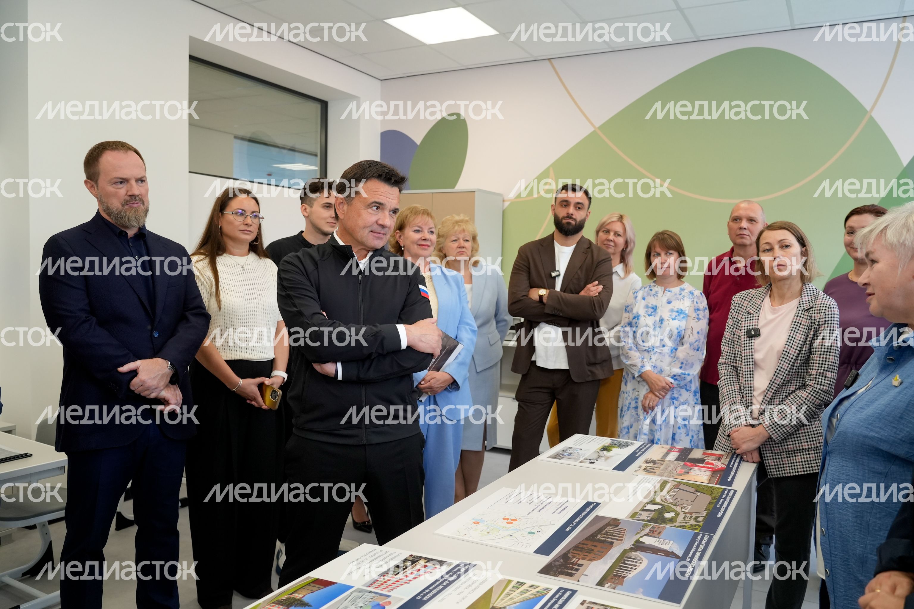 Андрей Воробьев проверил готовность одного из корпусов лицея им. Д.И. Менделеева на Бородинском проезде в Клину