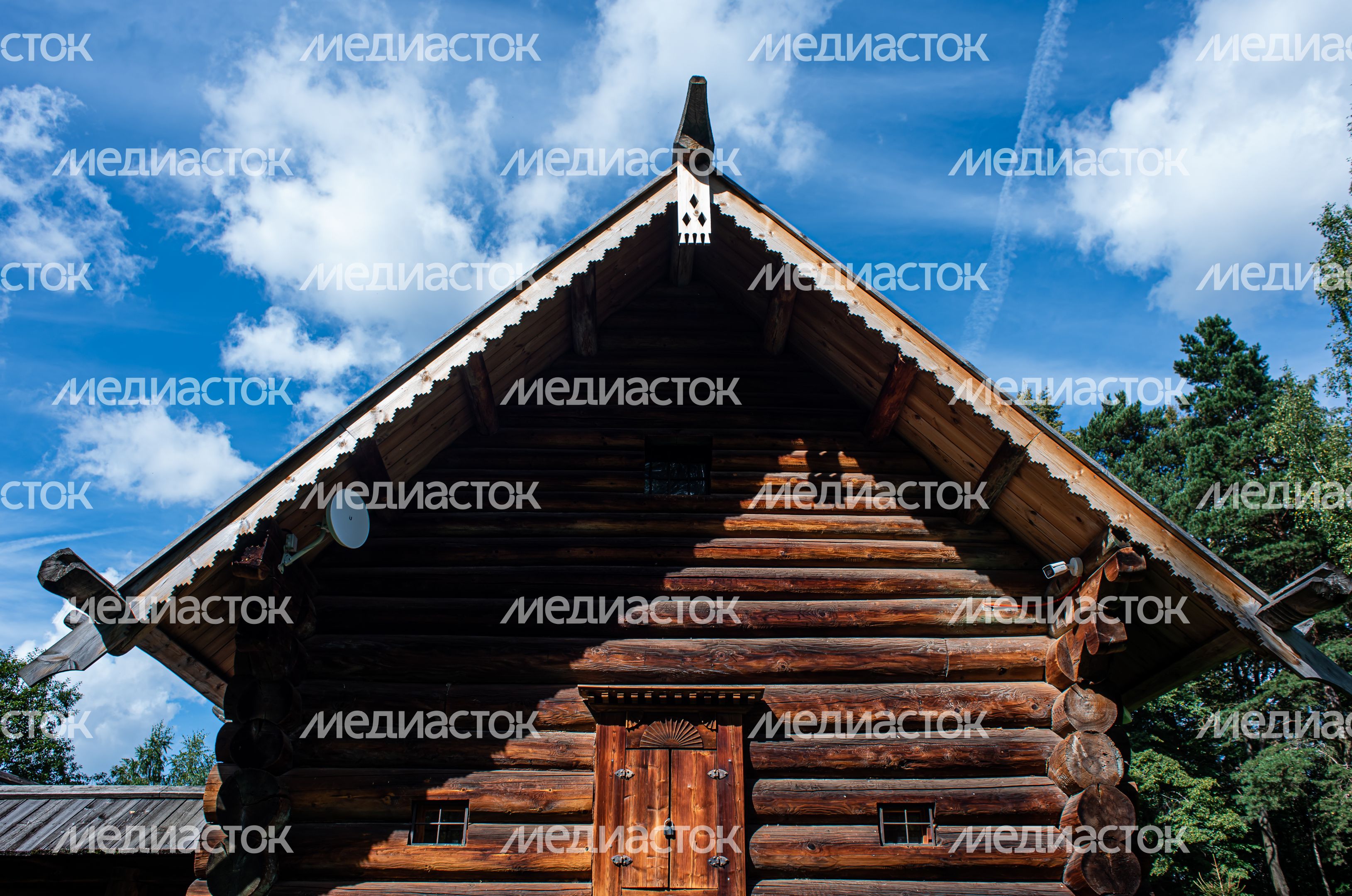 Летние виды музея деревянного зодчества
