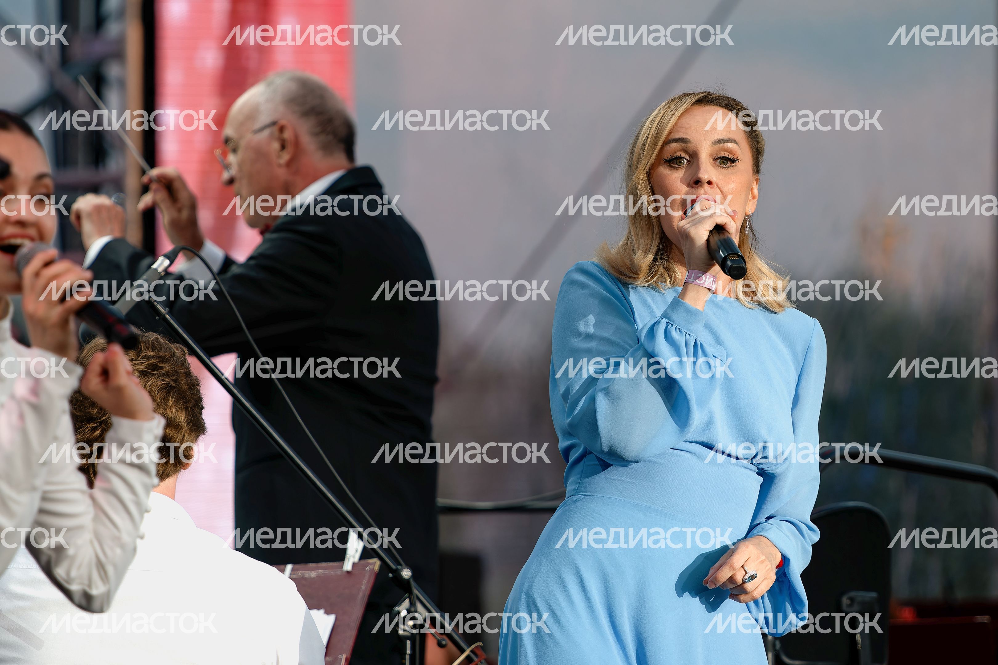 Певица Наталия Быстрова на гала-концерте фестиваля «Лето. Музыка. Музей» в Истре Певица Наталия Быстрова на гала-концерте фестиваля «Лето. Музыка. Музей» в Истре