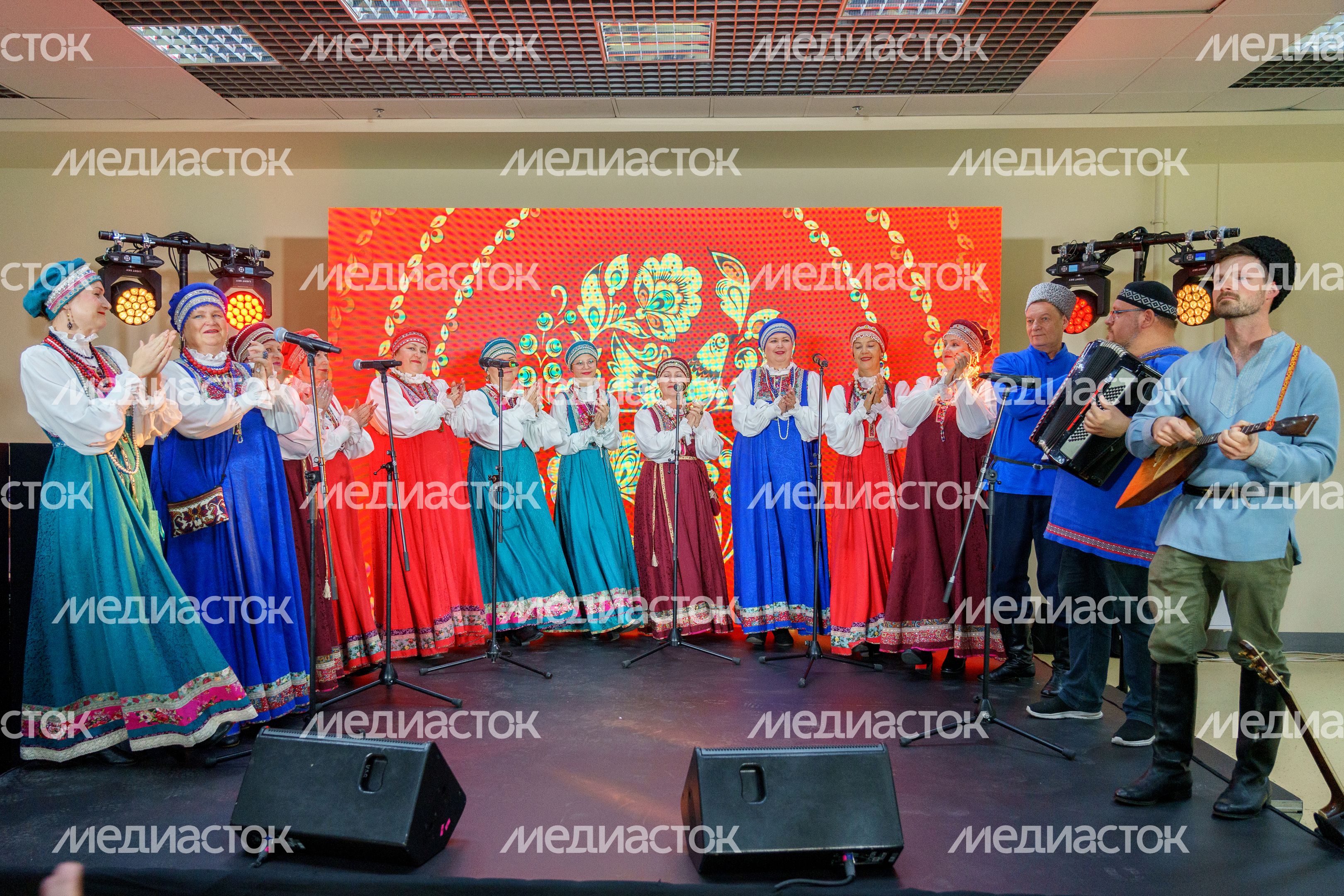 Мир народных художественных промыслов на выставке «Жар-птица» в Экспоцентре Мир народных художественных промыслов на выставке «Жар-птица» в Экспоцентре