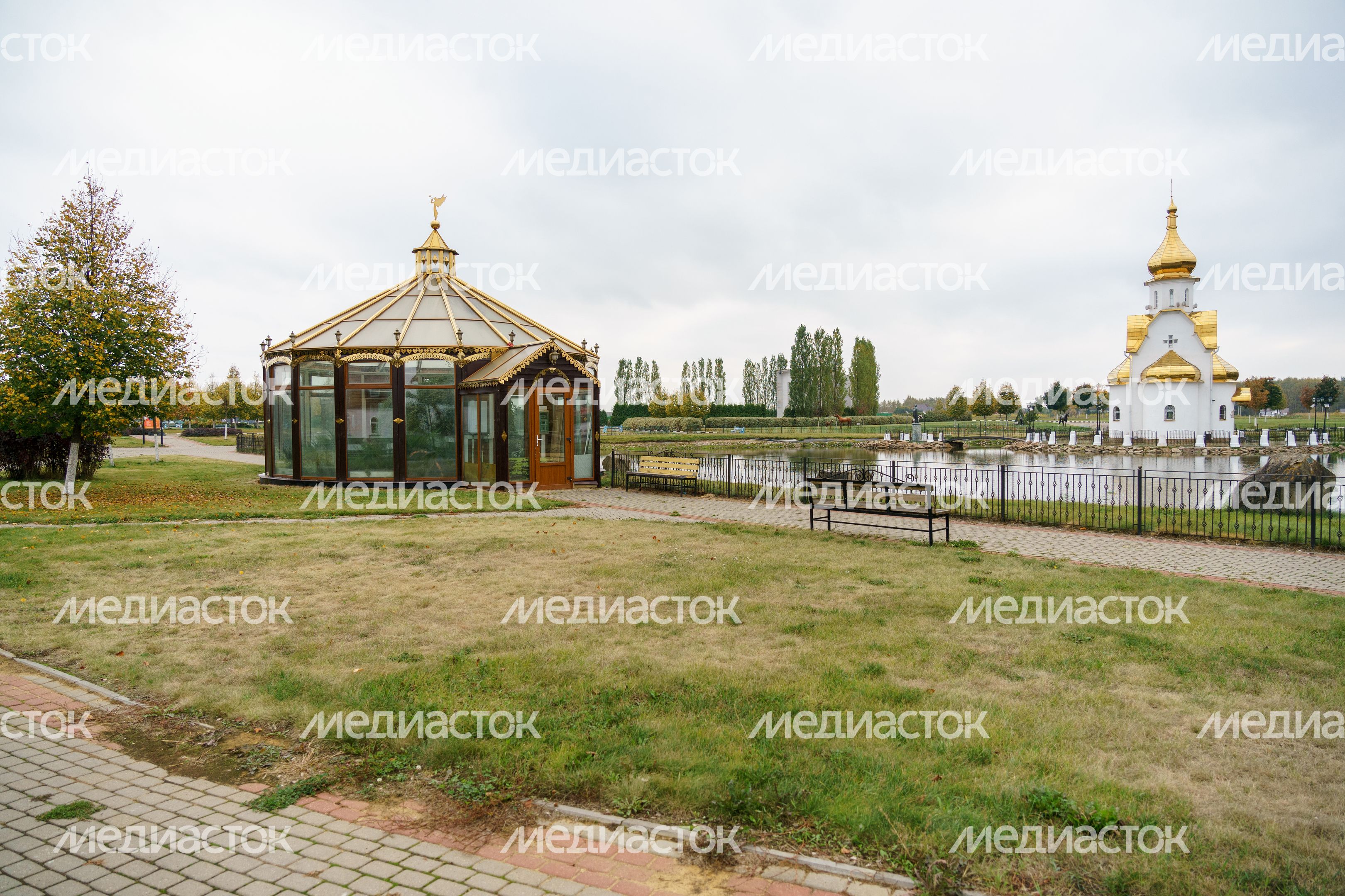 Часовня Святого Трифона в национальном конном парке "Русь" в Ленинском округе Часовня Святого Трифона в национальном конном парке "Русь" в Ленинском округе