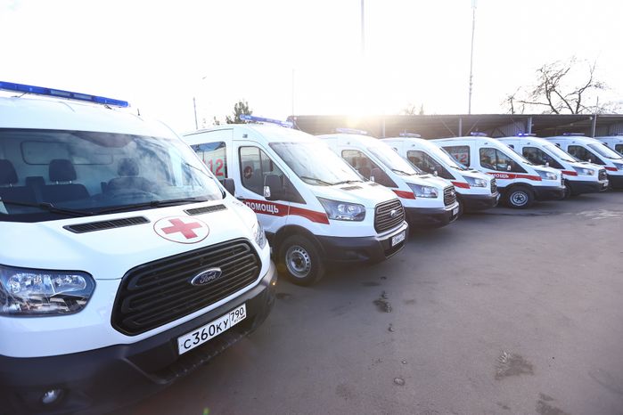 Передача Губернатором Подмосковья ключей от новых автомобилей скорой медицинской помощи