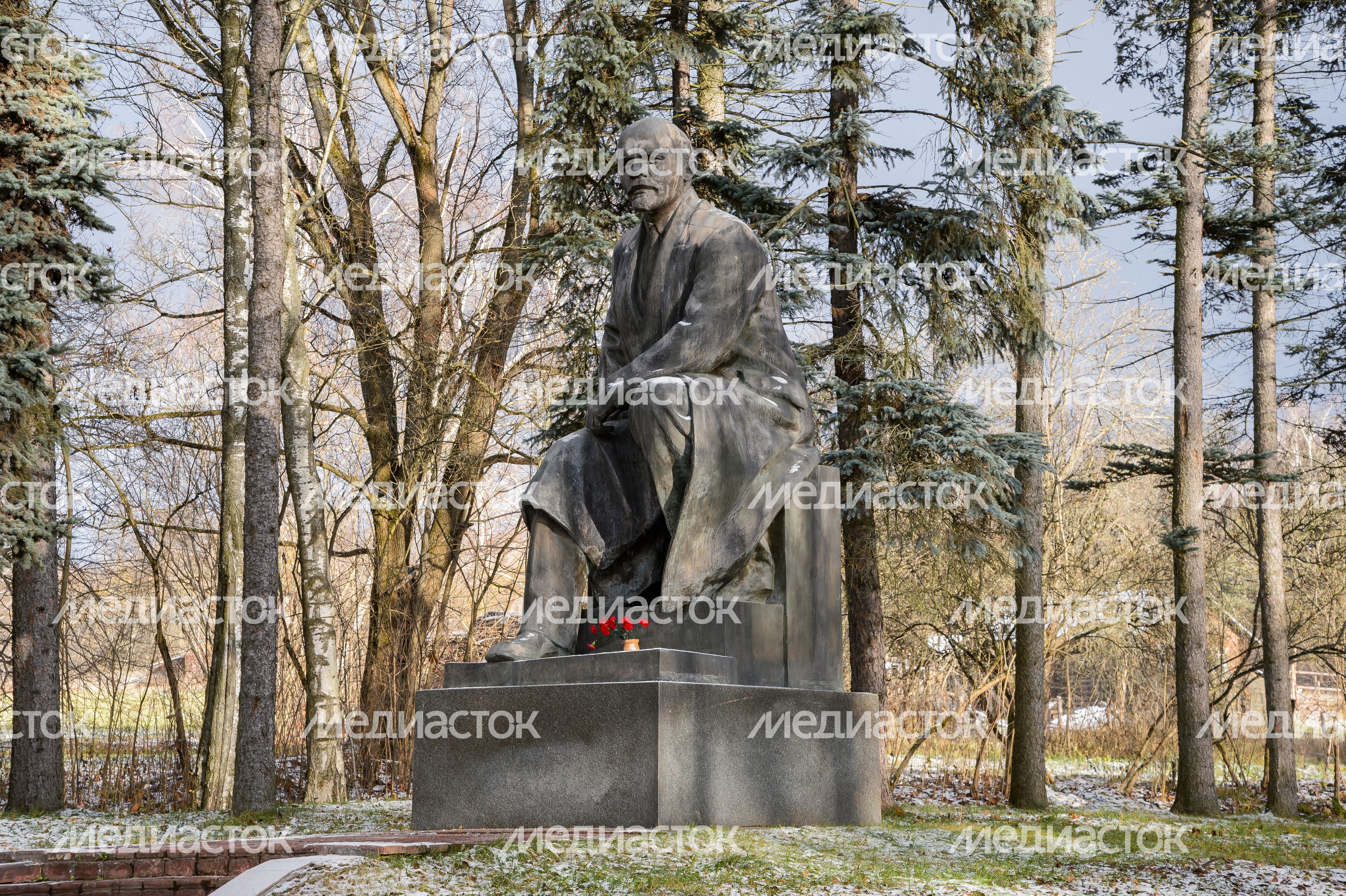 Усадьба «Горки Ленинские». Музей «Кабинет и квартира В.И. Ленина в Кремле» Усадьба «Горки Ленинские». Музей «Кабинет и квартира В.И. Ленина в Кремле»