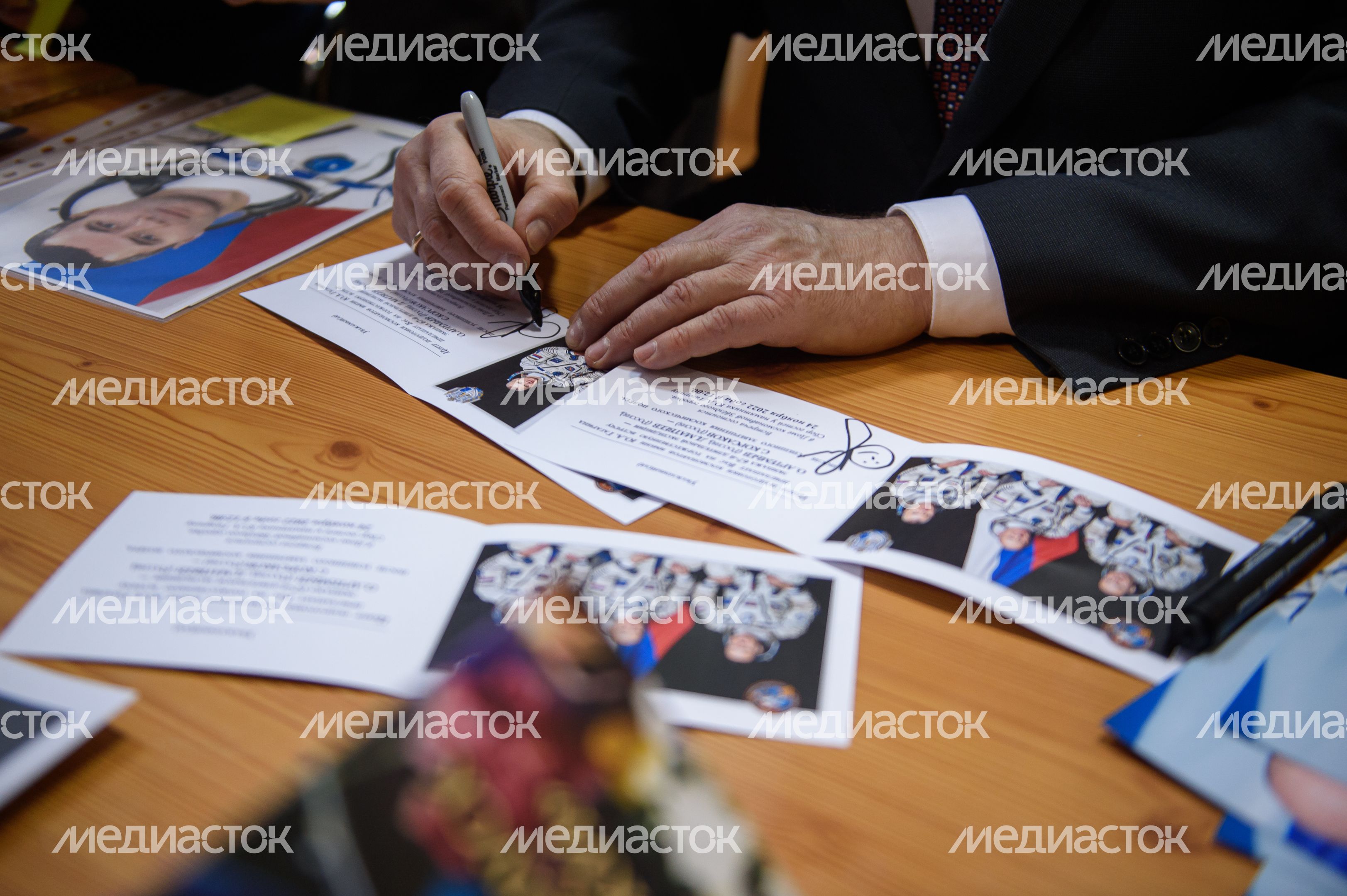 Торжественная встреча космонавтов и астронавтов 67-й длительной экспедиции на МКС