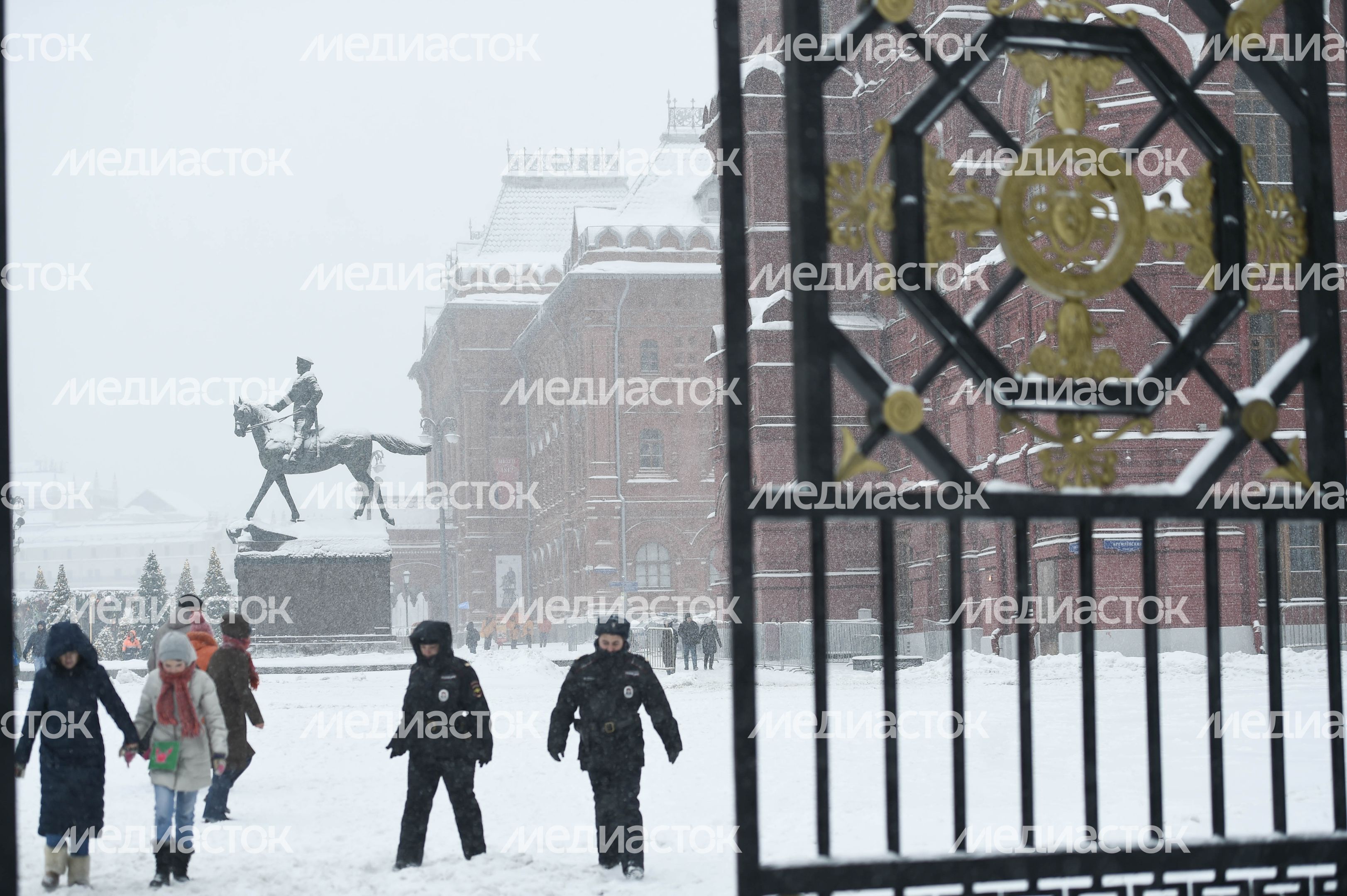Рекордный снегопад в Москве и Подмосковье