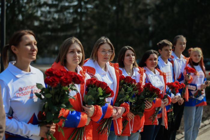 Посещение губернатором космонавта первого отряда
