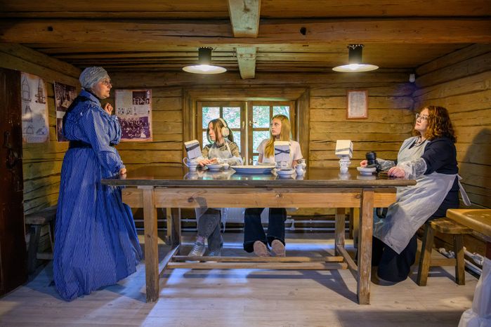 История промысла росписи фарфора в стиле гжель в музее-мастерской «Артель» в деревне Турыгино Раменского округа