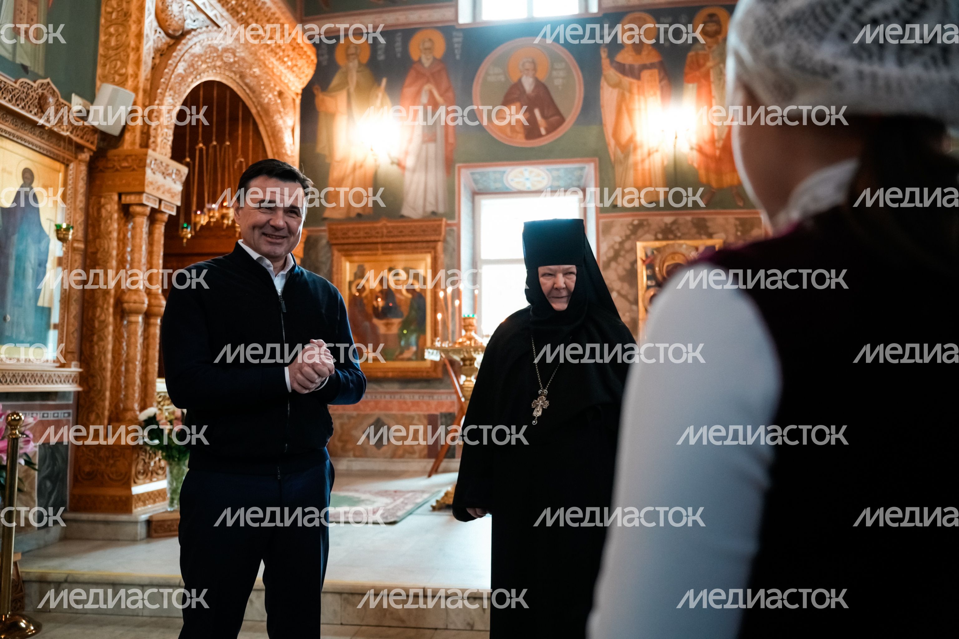 Андрей Воробьев навестил воспитанниц детского приюта-пансиона при Покровском Хотьковском женском монастыре Андрей Воробьев навестил воспитанниц детского приюта-пансиона при Покровском Хотьковском женском монастыре