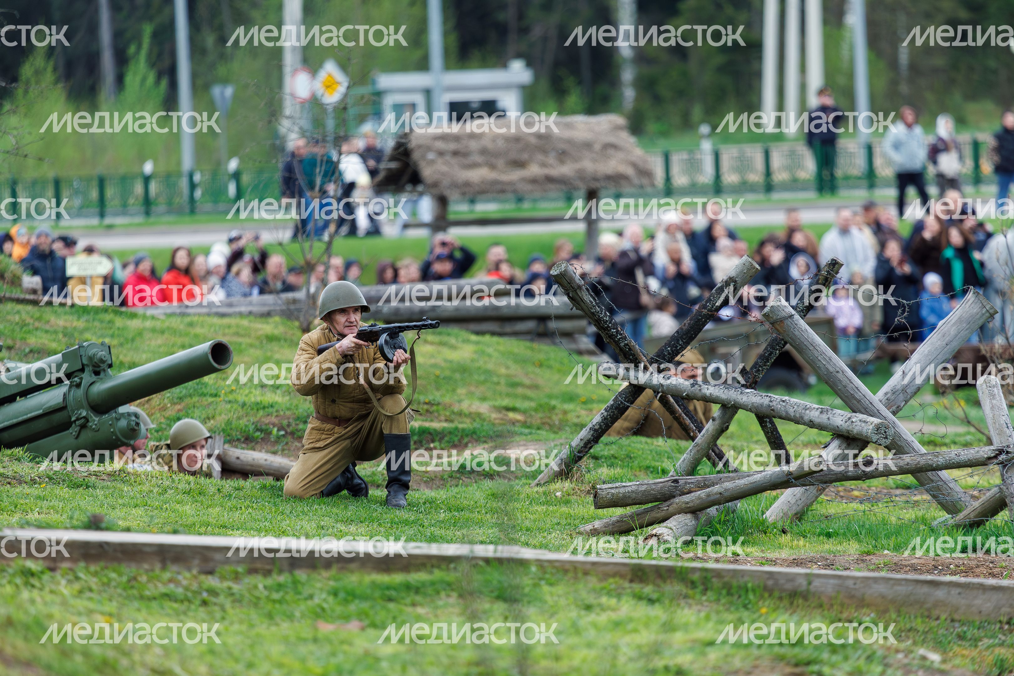 День Победы в Центральном парке «Патриот» Одинцовского округа: военно-историческая реконструкция «В логове зверя» День Победы в Центральном парке «Патриот» Одинцовского округа: военно-историческая реконструкция «В логове зверя»