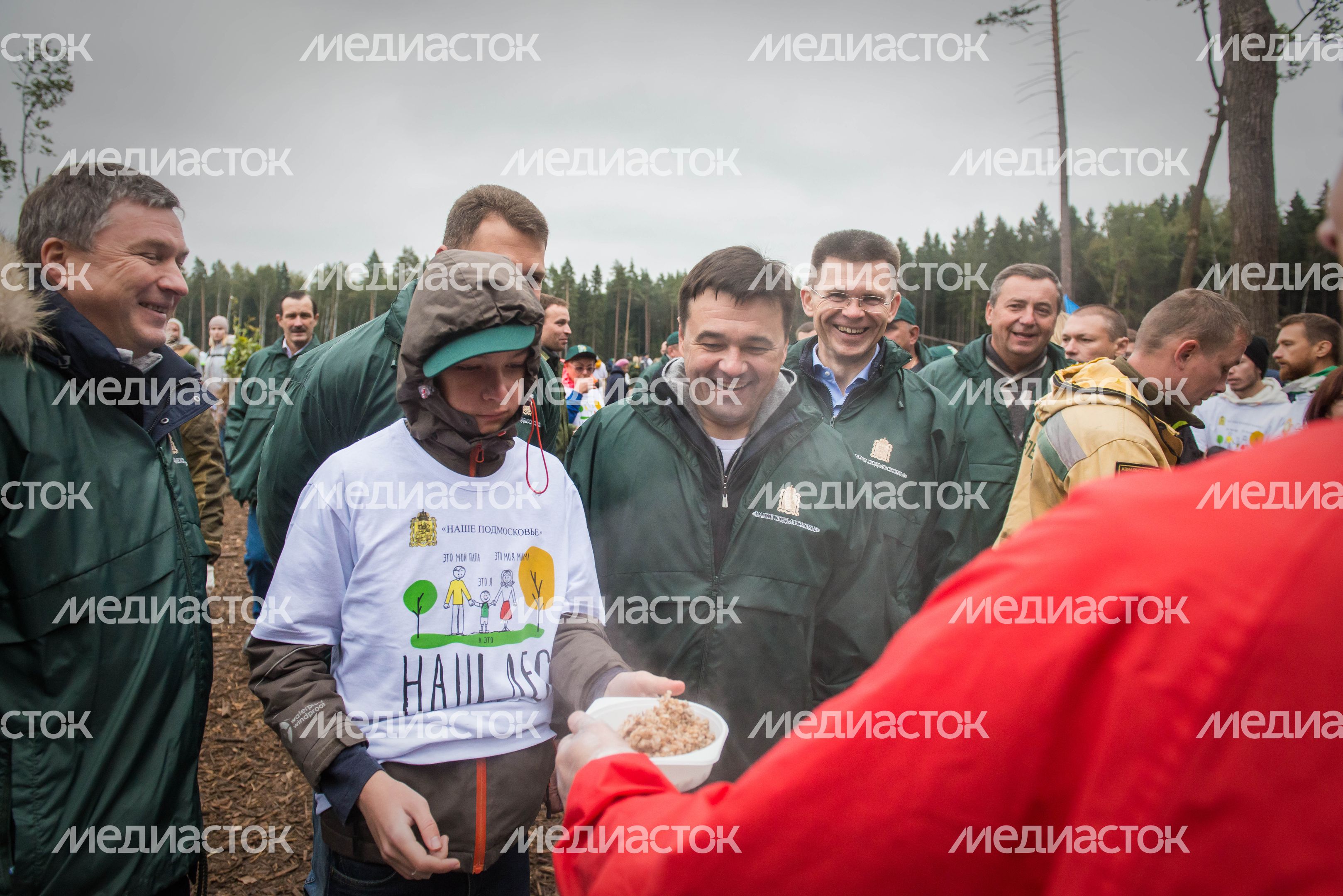 Губернатор Московской области на акции «Наш лес. Посади свое дерево» в Мытищах