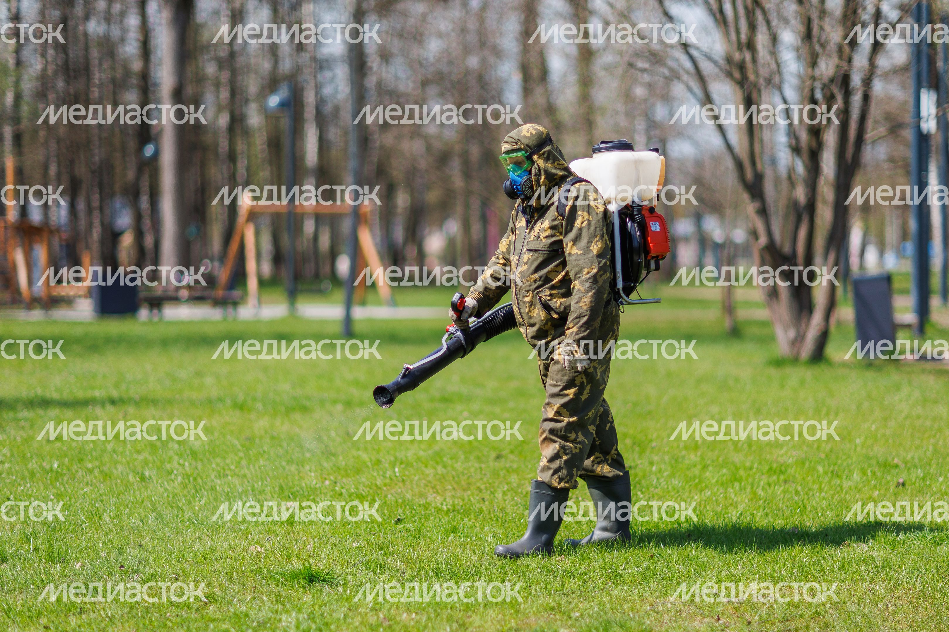 Борьба с клещами в Подмосковье: акарицидная обработка территории Борьба с клещами в Подмосковье: акарицидная обработка территории