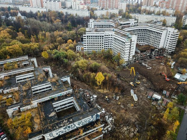 Начало работ по демонтажу Ховринской заброшенной больницы