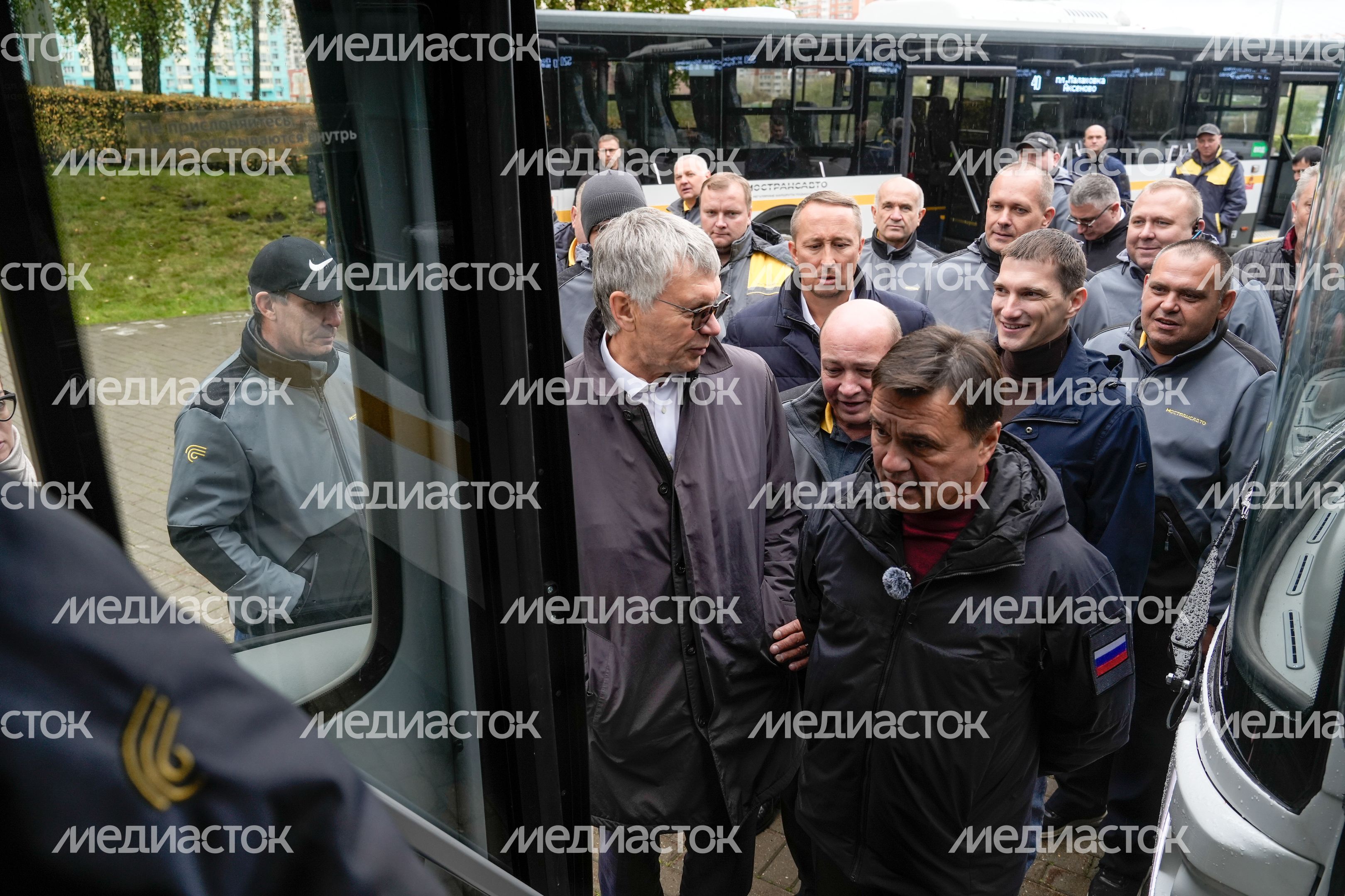 Андрей Воробьев передал партию новых автобусов округам Подмосковья Андрей Воробьев передал партию новых автобусов округам Подмосковья