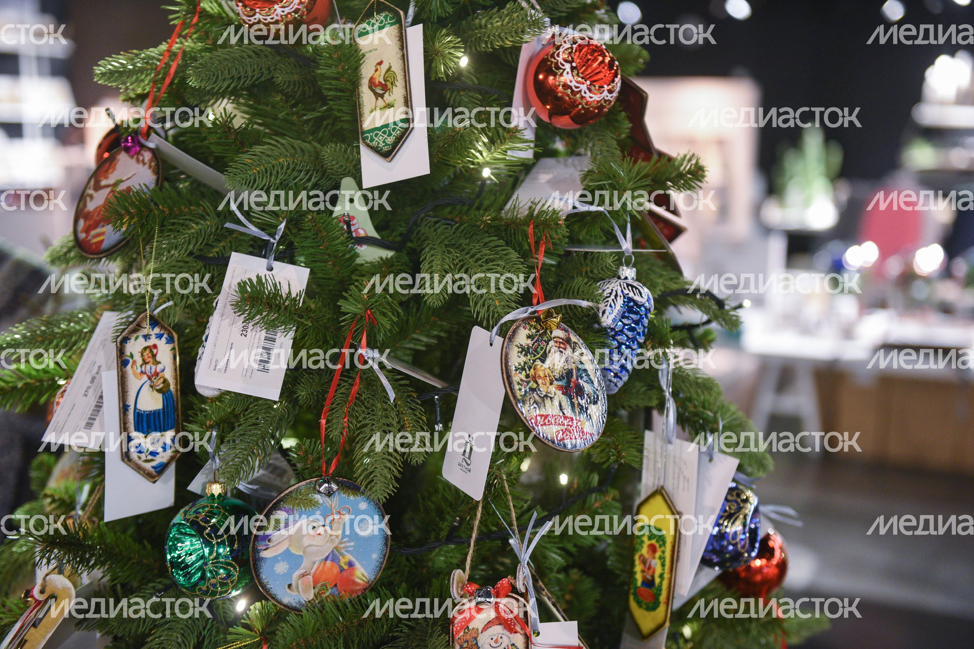 10 необычных новогодних украшений 