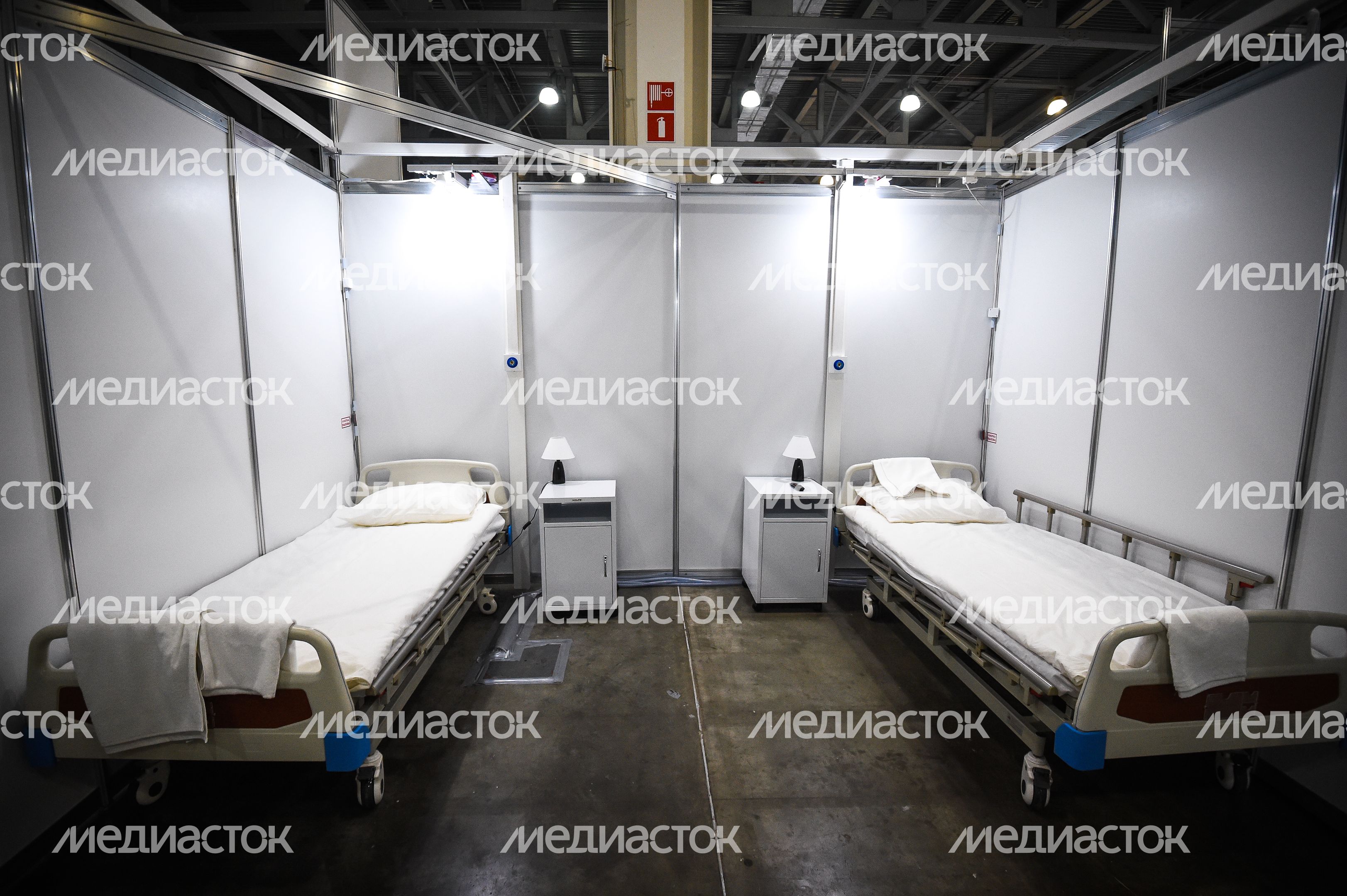 Госпиталь для пациентов с коронавирусом в «Крокус Экспо»