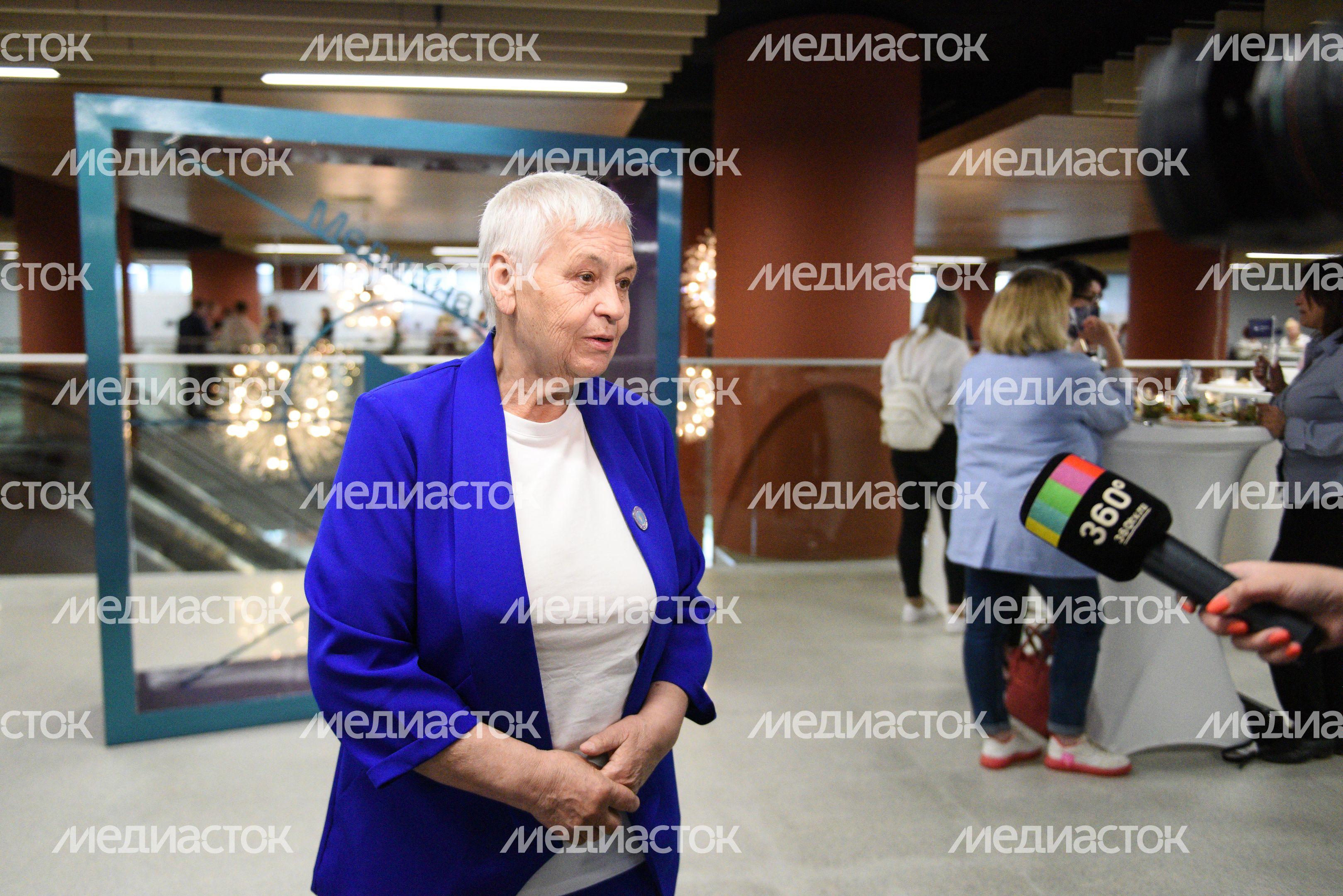 Интервью с журналистами после церемонией вручения премии «Медиана»