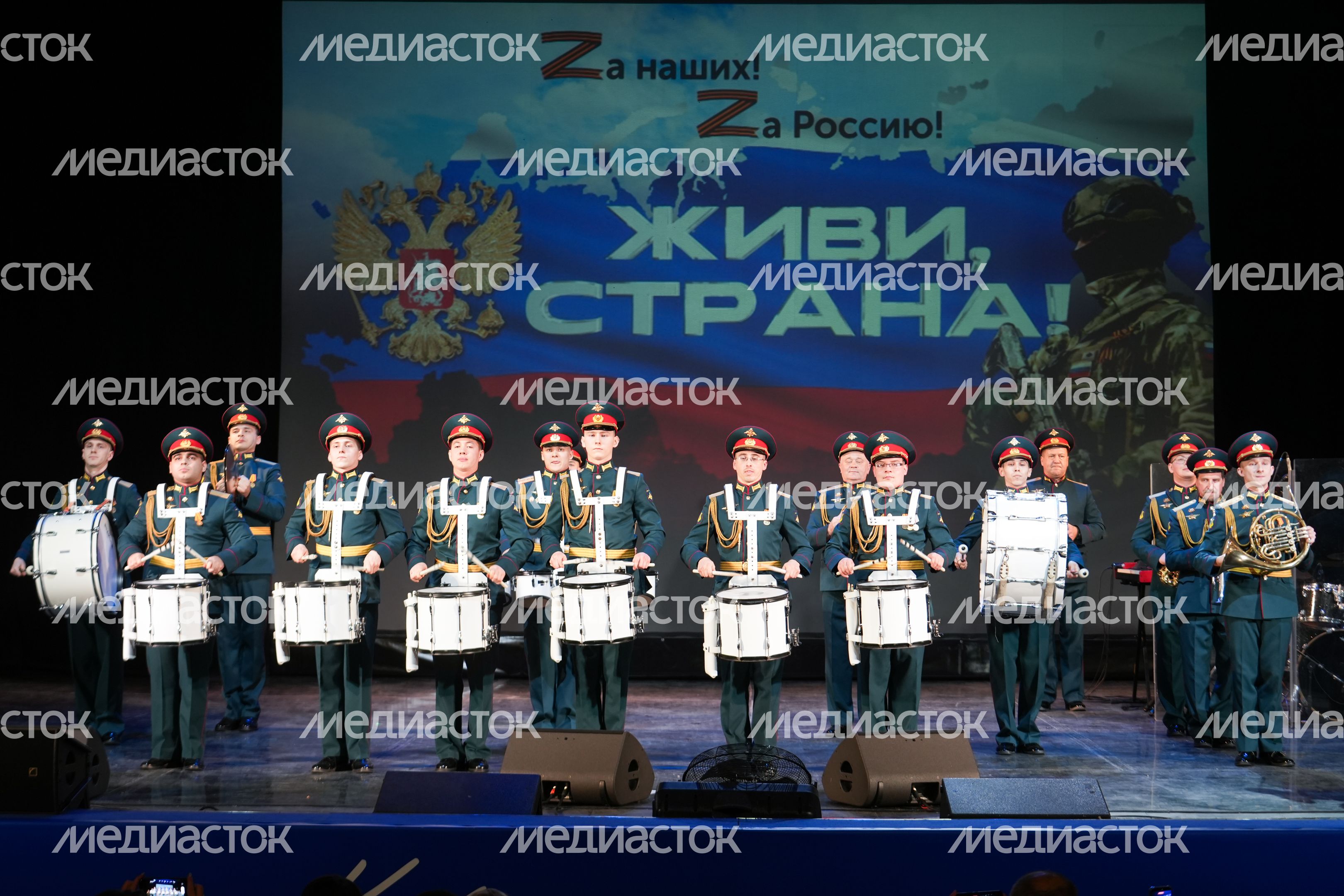 В Красногорске в преддверии Дня защитника Отечества прошел концерт "Живи, страна!" В Красногорске в преддверии Дня защитника Отечества прошел концерт "Живи, страна!"