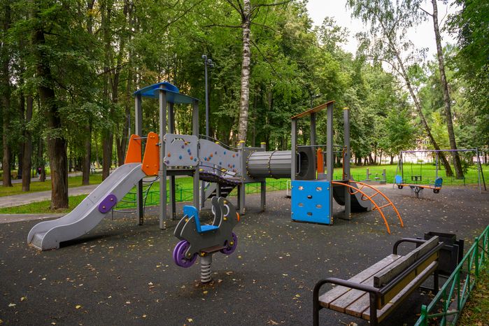 Сквер на улице Крупешина в Балашихе после благоустройства