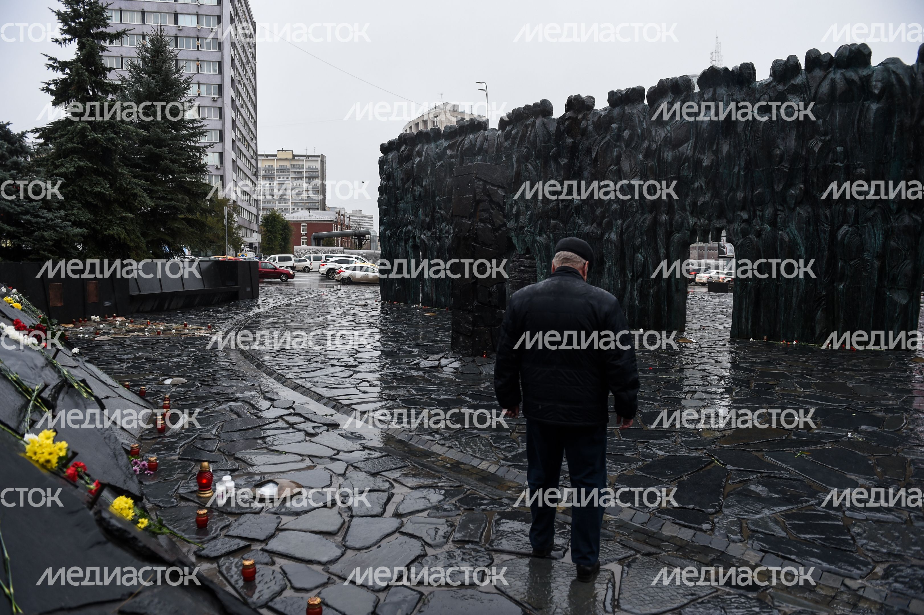 Мемориал Стена скорби в Москве