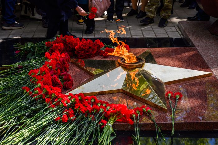 Торжественная церемония зажжения Вечного огня в Королеве