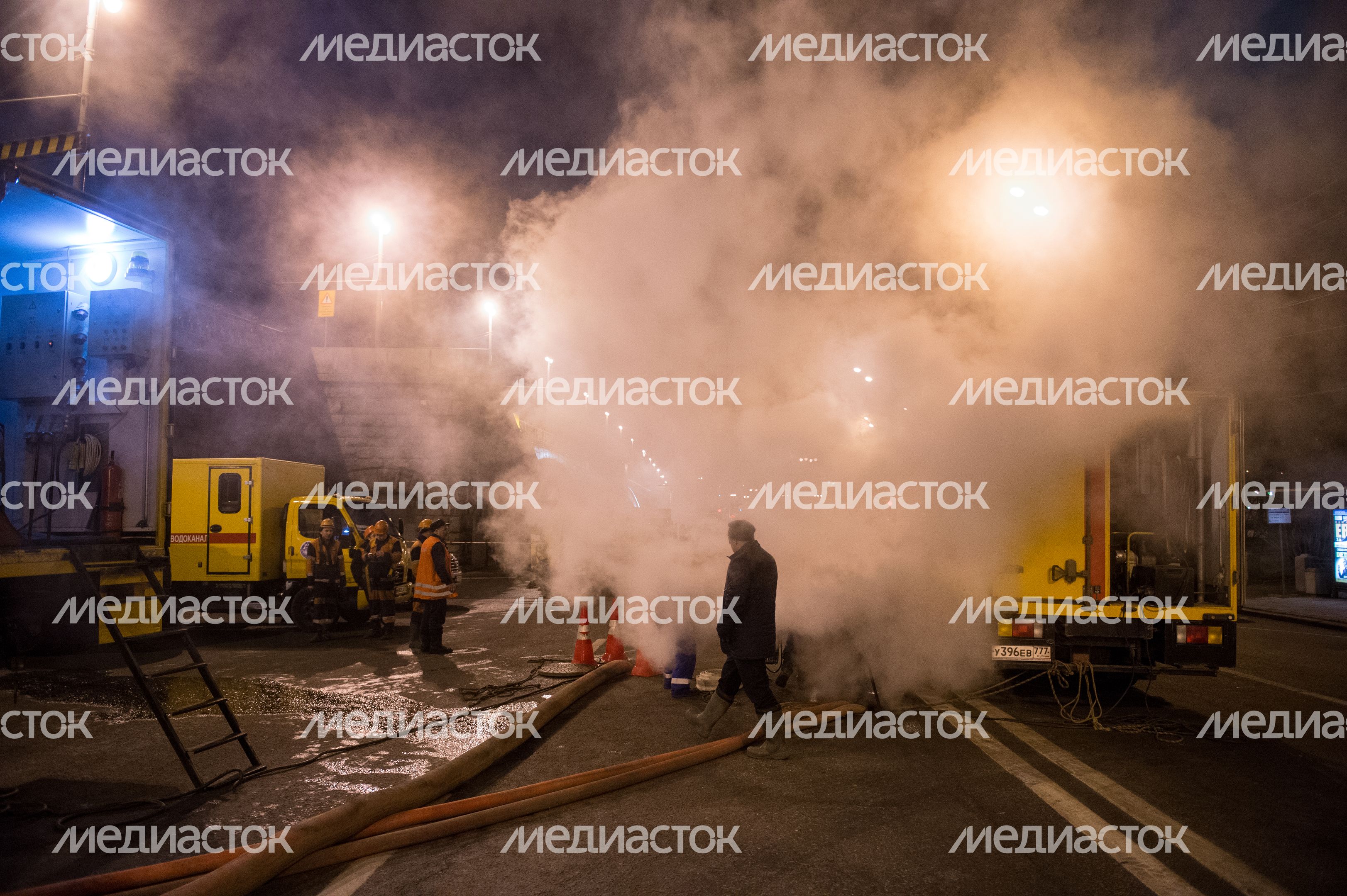 Прорыв трубы в центре Москвы Прорыв трубы в центре Москвы