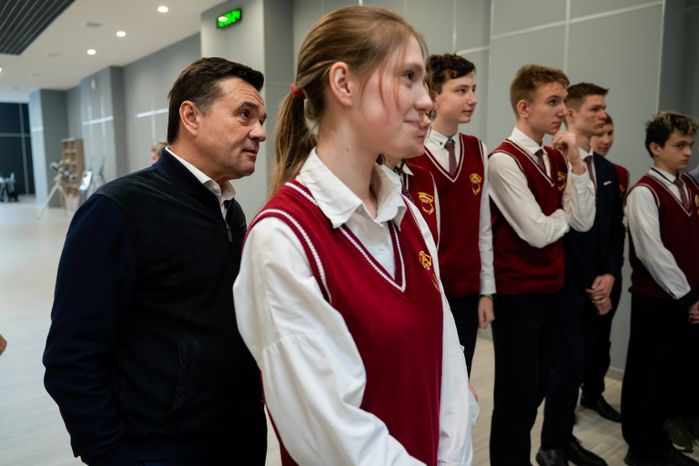 Андрей Воробьёв посетил новое здание физико-математического лицея в Сергиевом Посаде