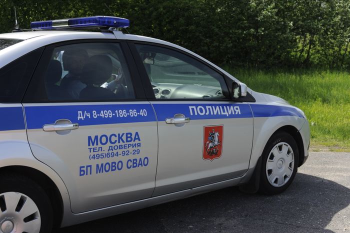 Полицейская машина в поселке Акулово
