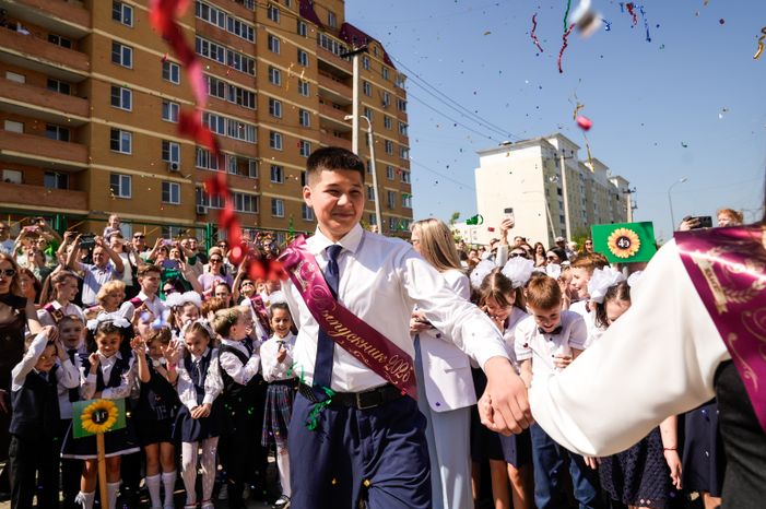 Последний звонок в Наро-Фоминской СОШ №4 имени генерал-майора В.В. Завадского