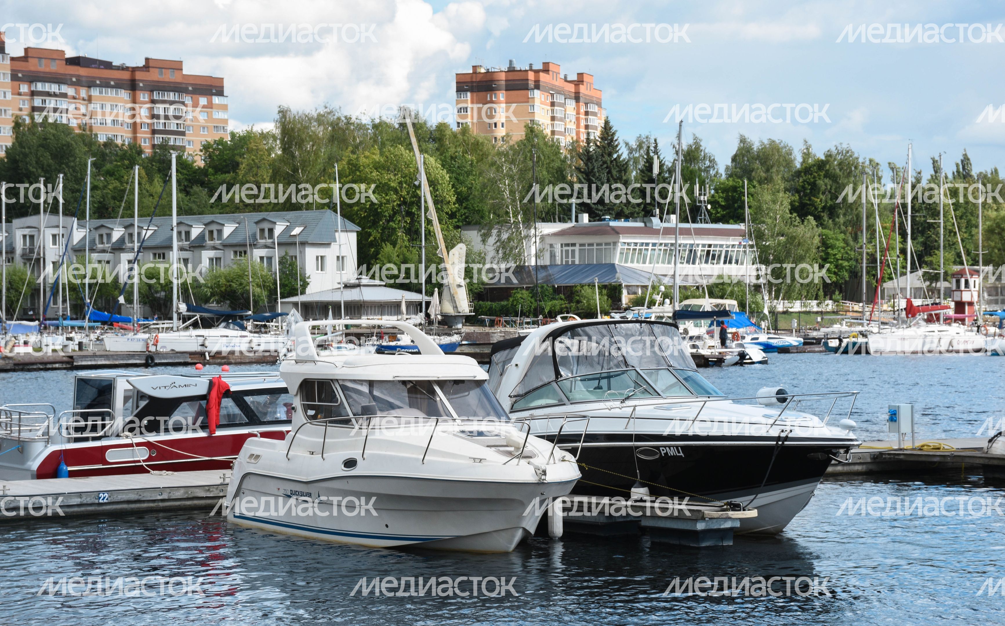 Московский международный яхтенный порт в Долгопрудном
