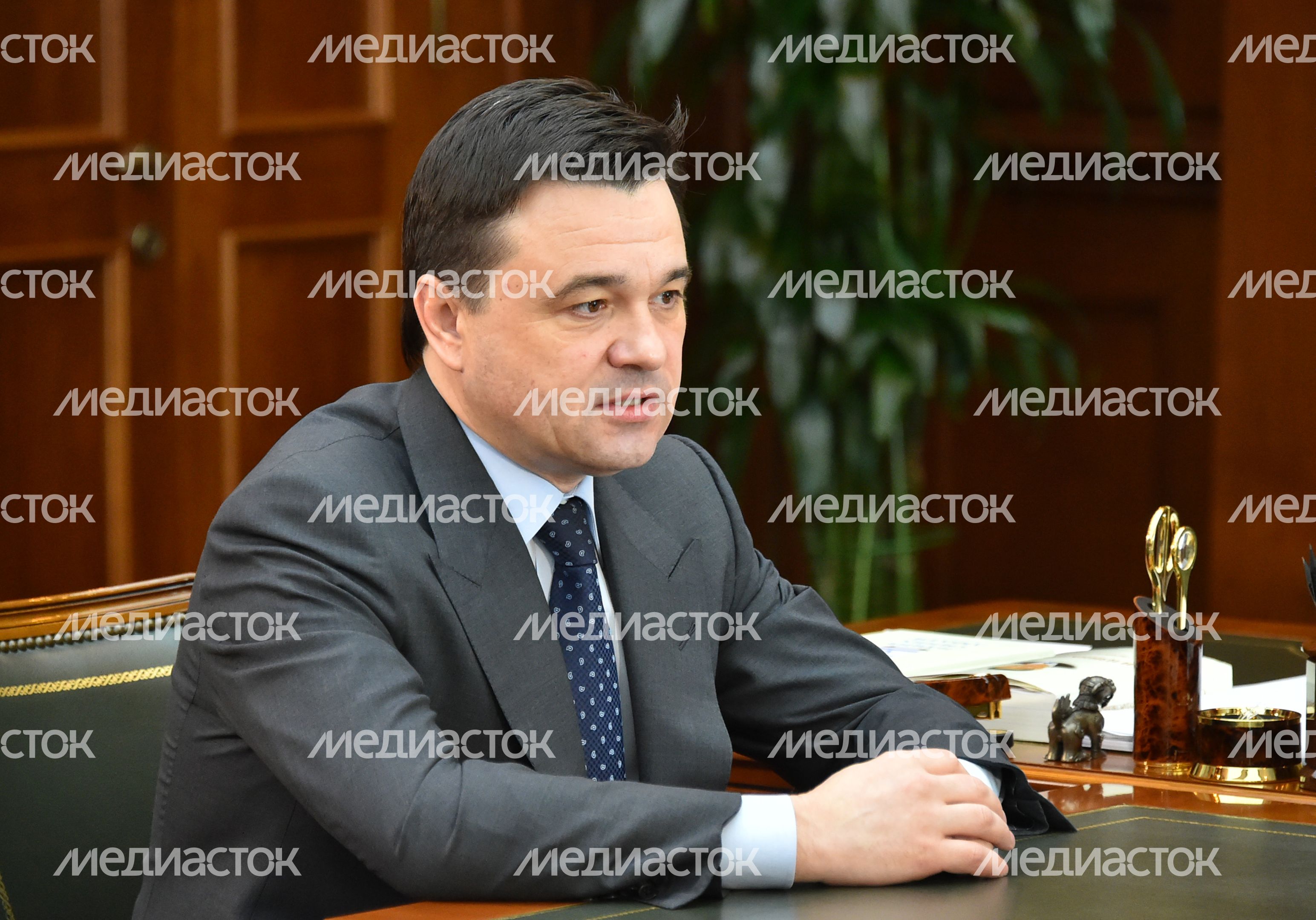 А. Воробьев встретился с председателем Совета ветеранов войны