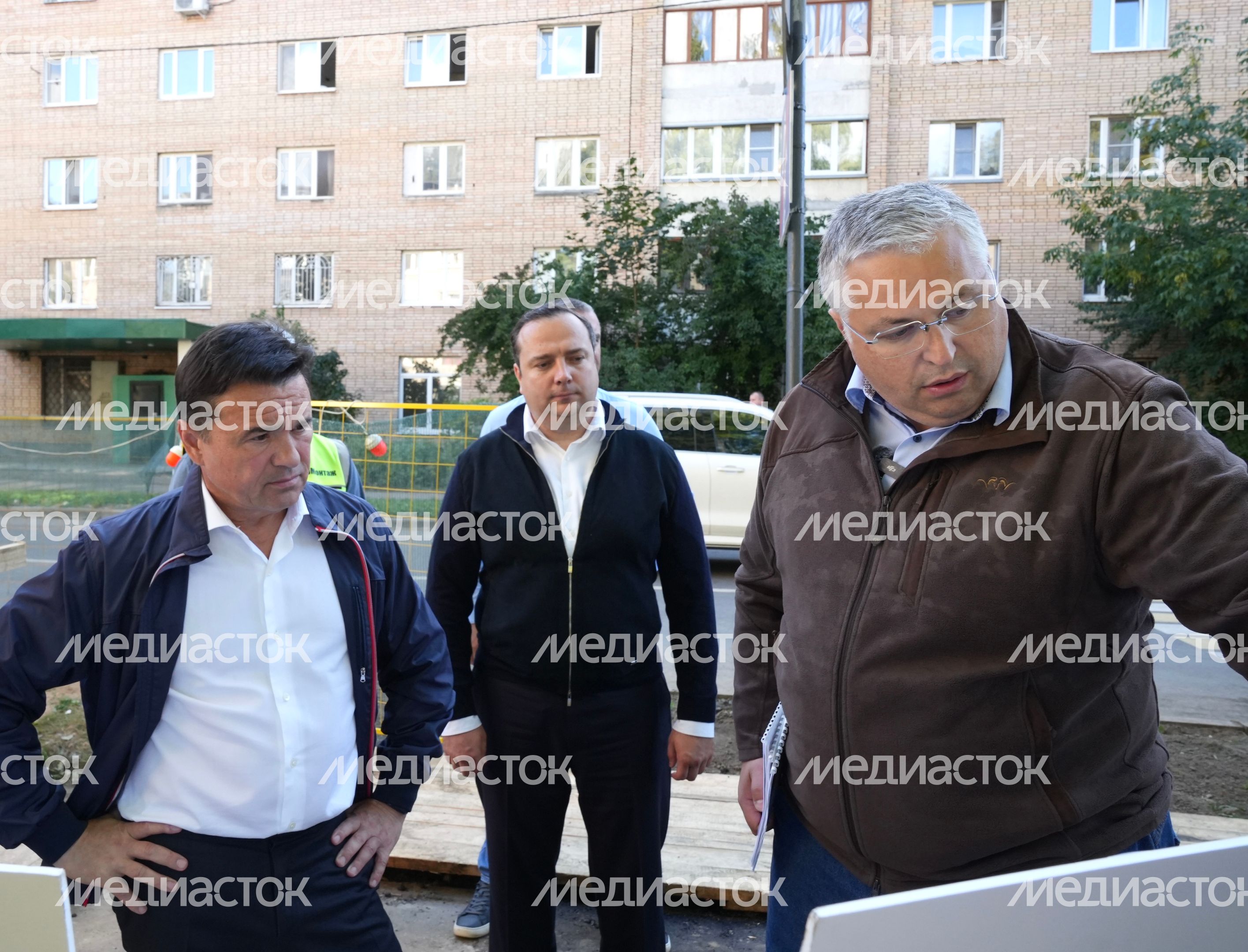 Андрей Воробьев проверил ход капитального ремонта одного из участков водовода в Королёве Андрей Воробьев проверил ход капитального ремонта одного из участков водовода в Королёве
