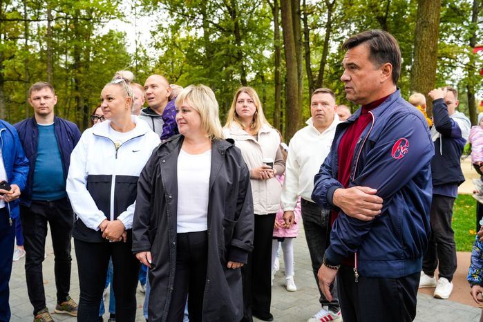 Андрей Воробьев проверил благоустройство лесопарка "Дубрава"