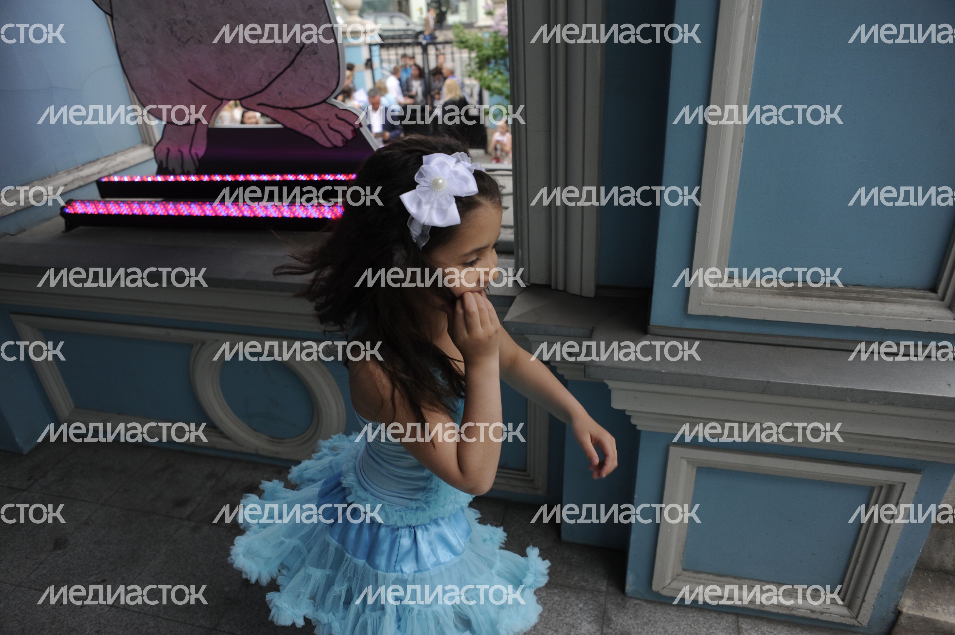 Выставка-иллюзия «Алиса в стране чудес»