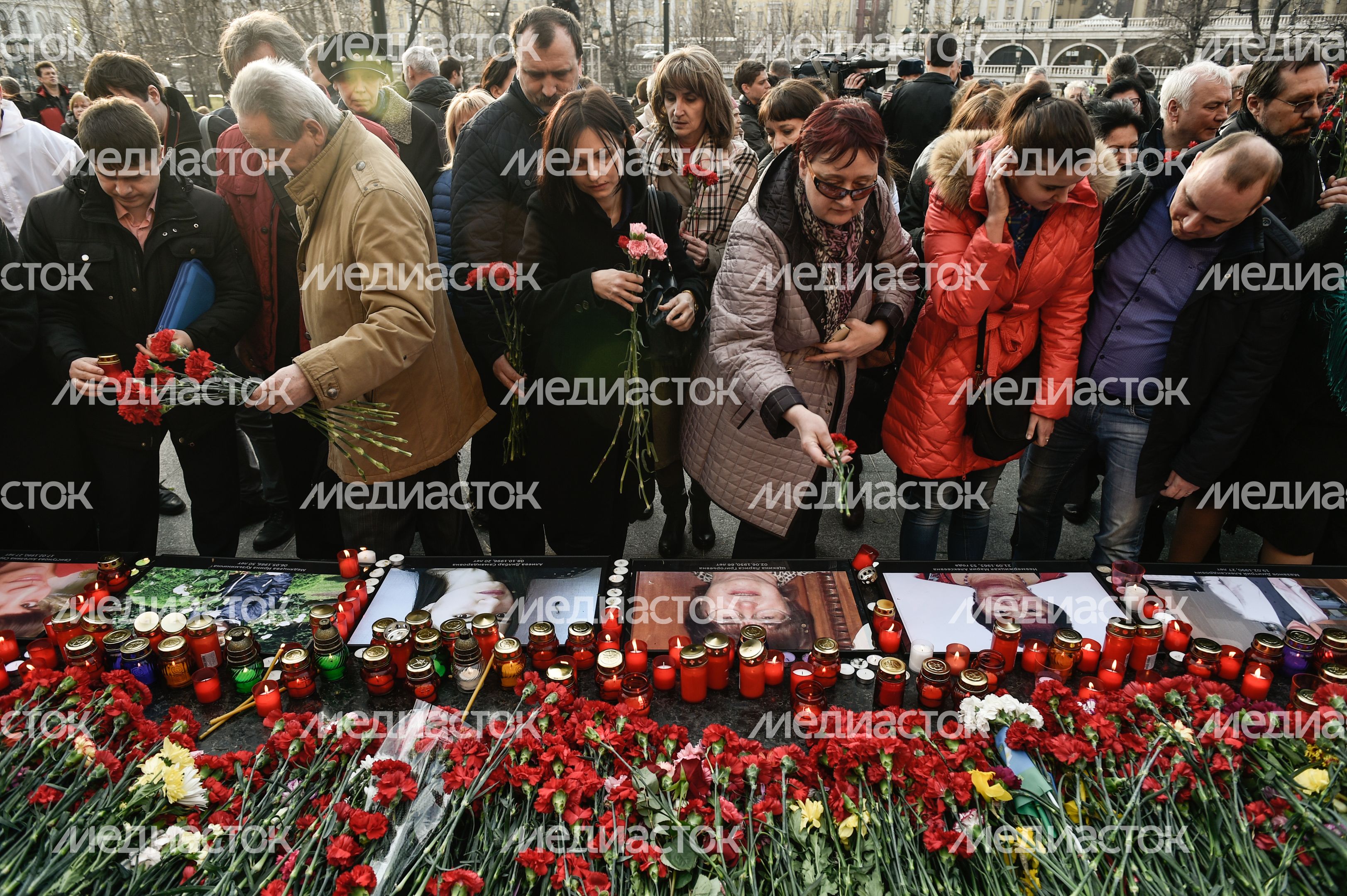 Траурный митинг памяти 11 жертв теракта в Санкт-Петербурге